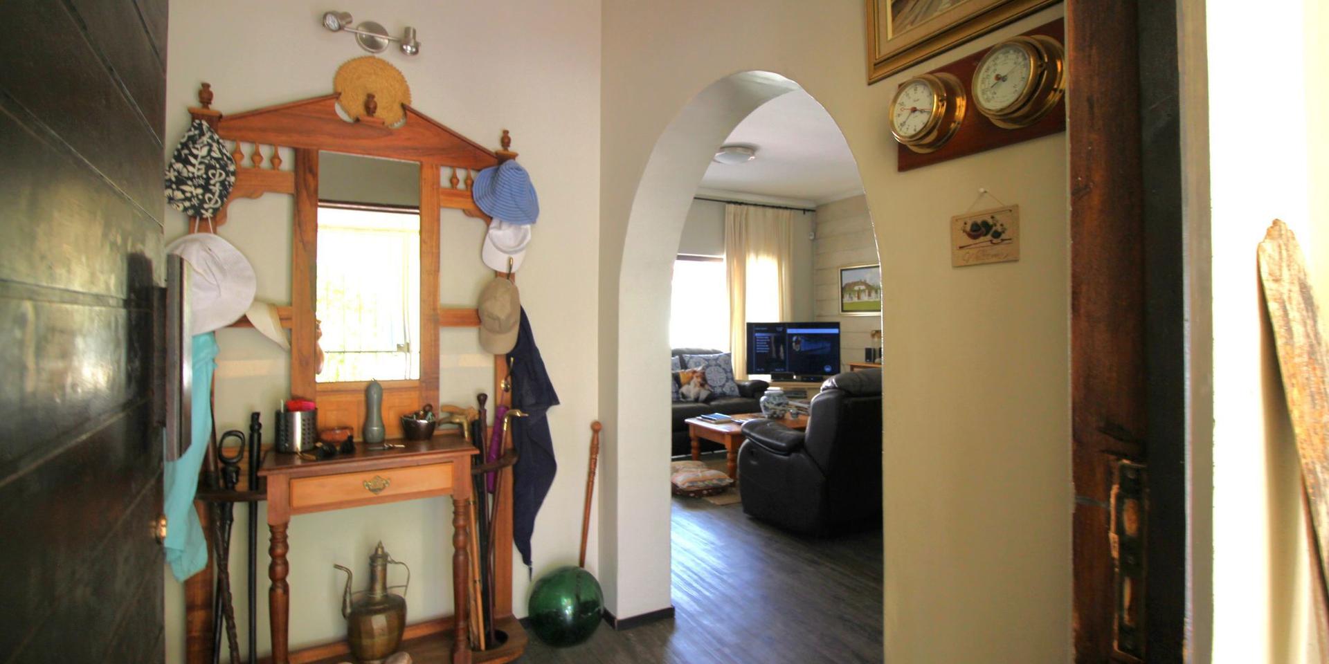 Image 4 of 6