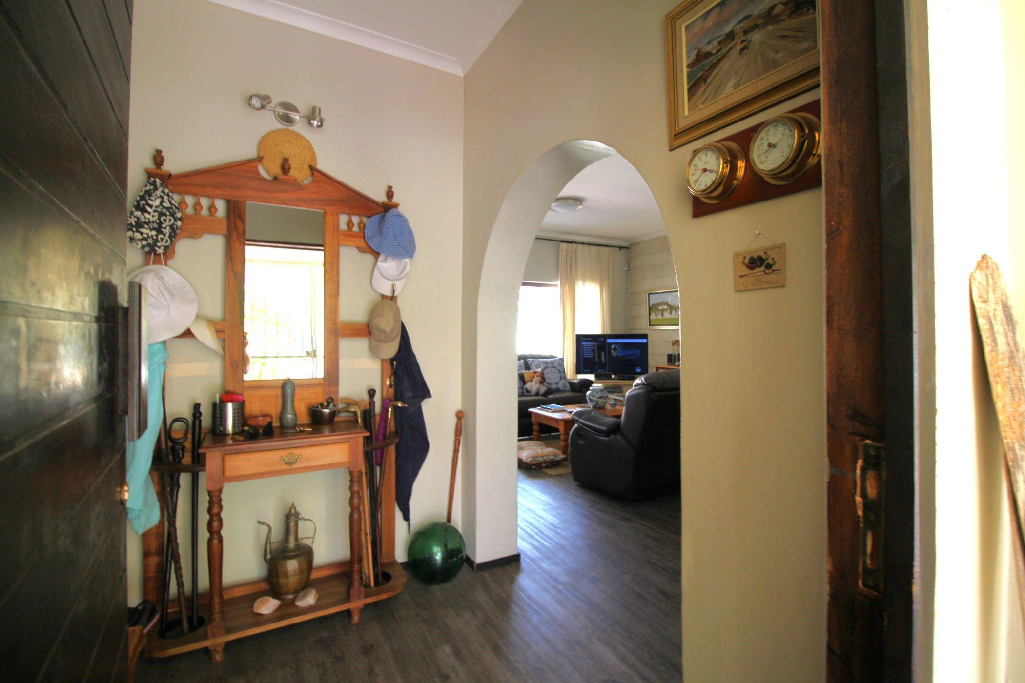 Image 4 of 6
