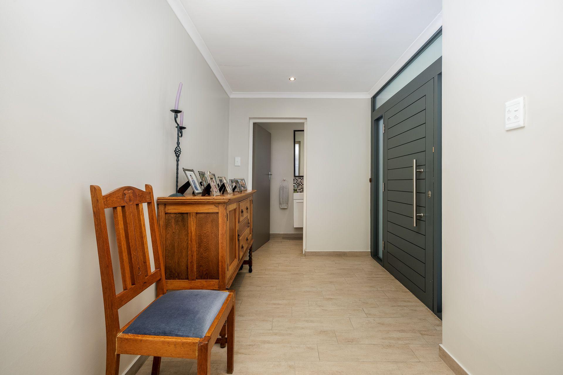 Image 4 of 6