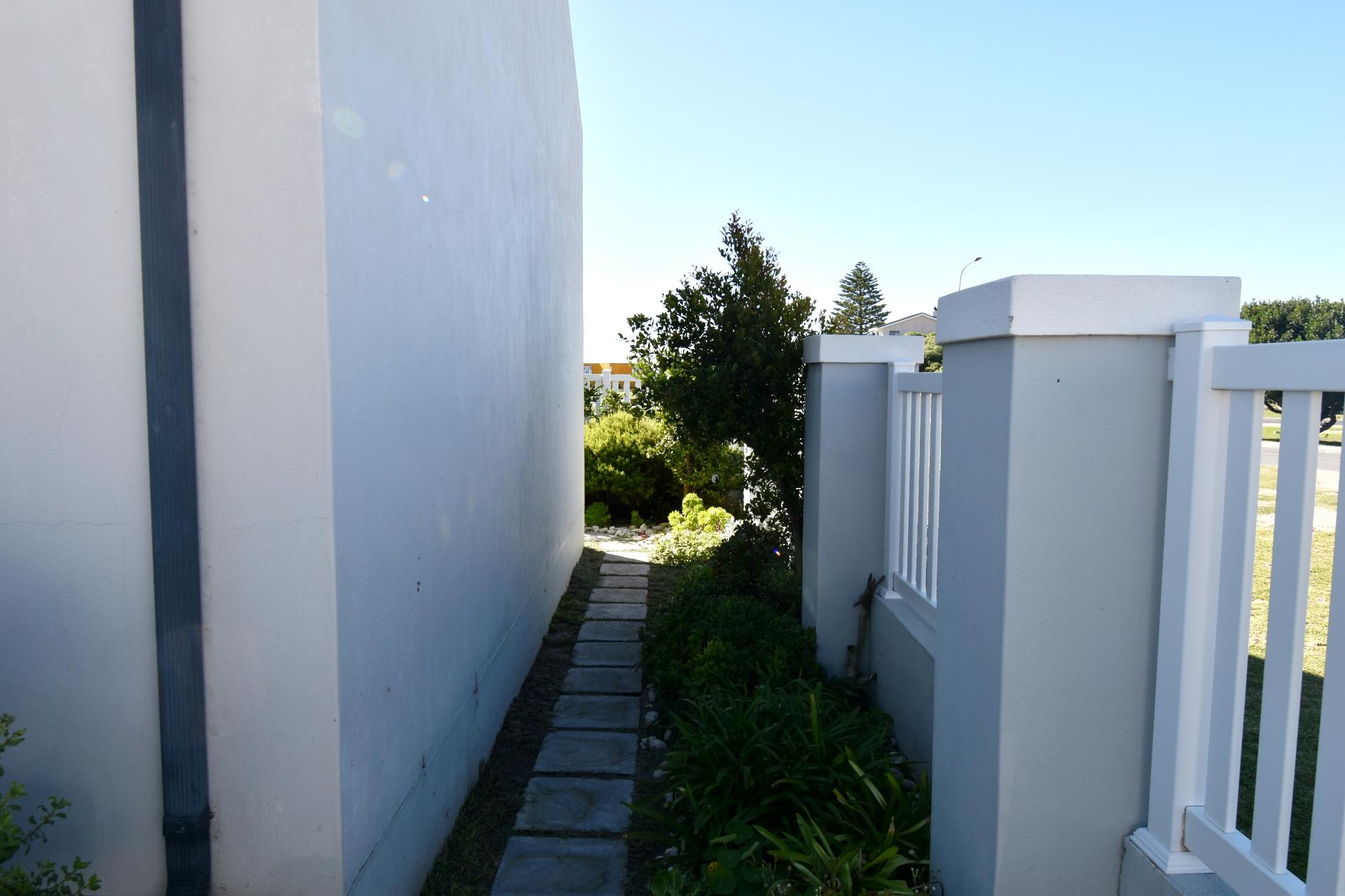 Image 3 of 6