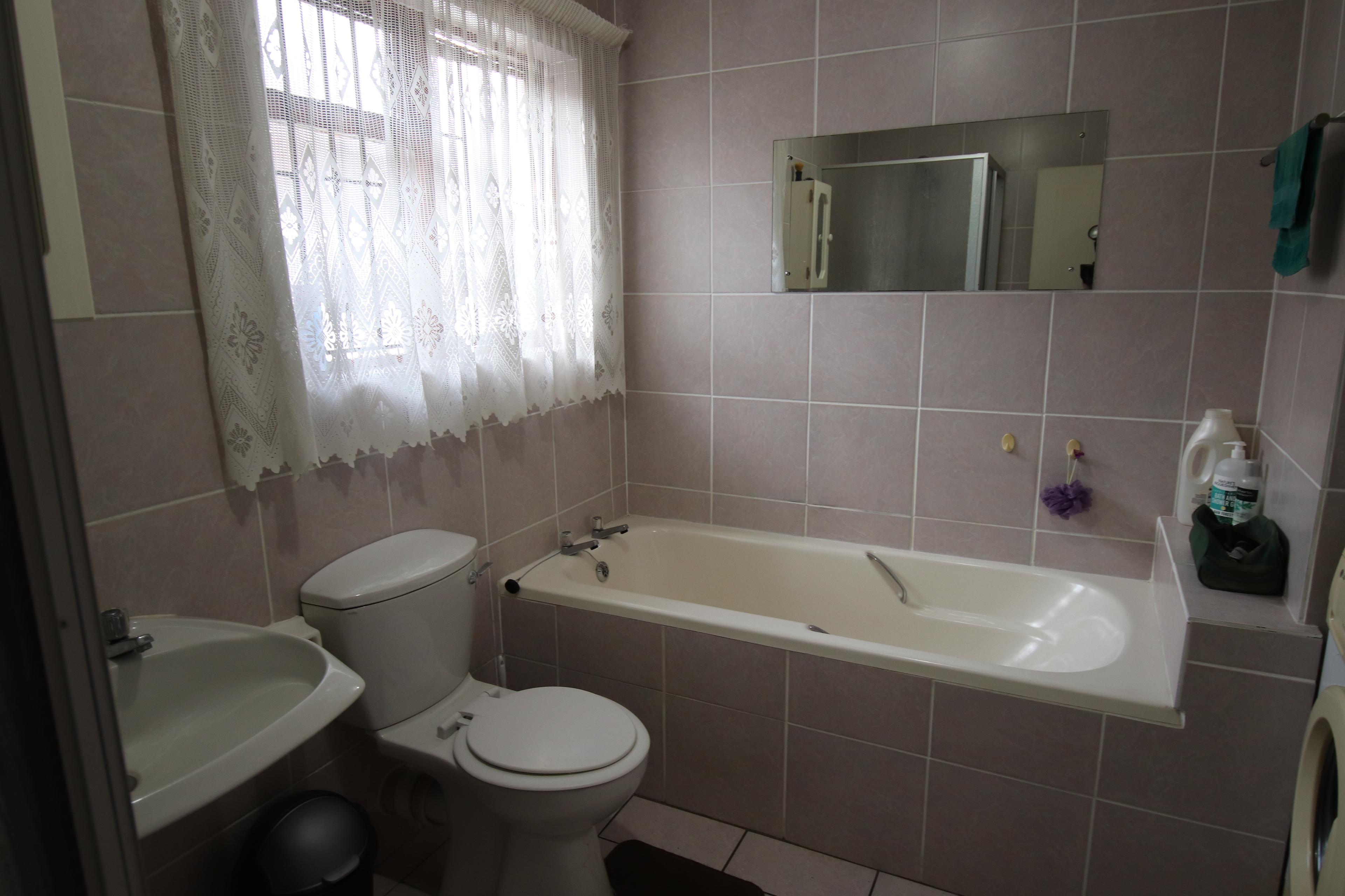 Image 4 of 6