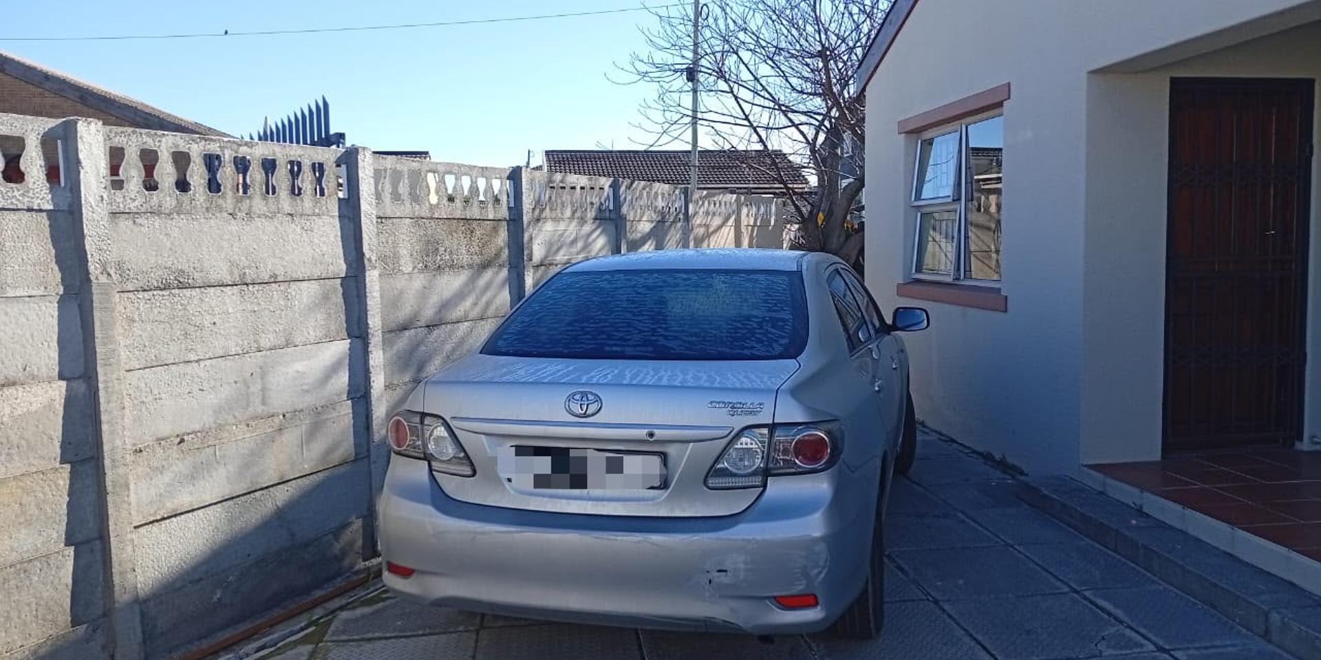 Image 2 of 6