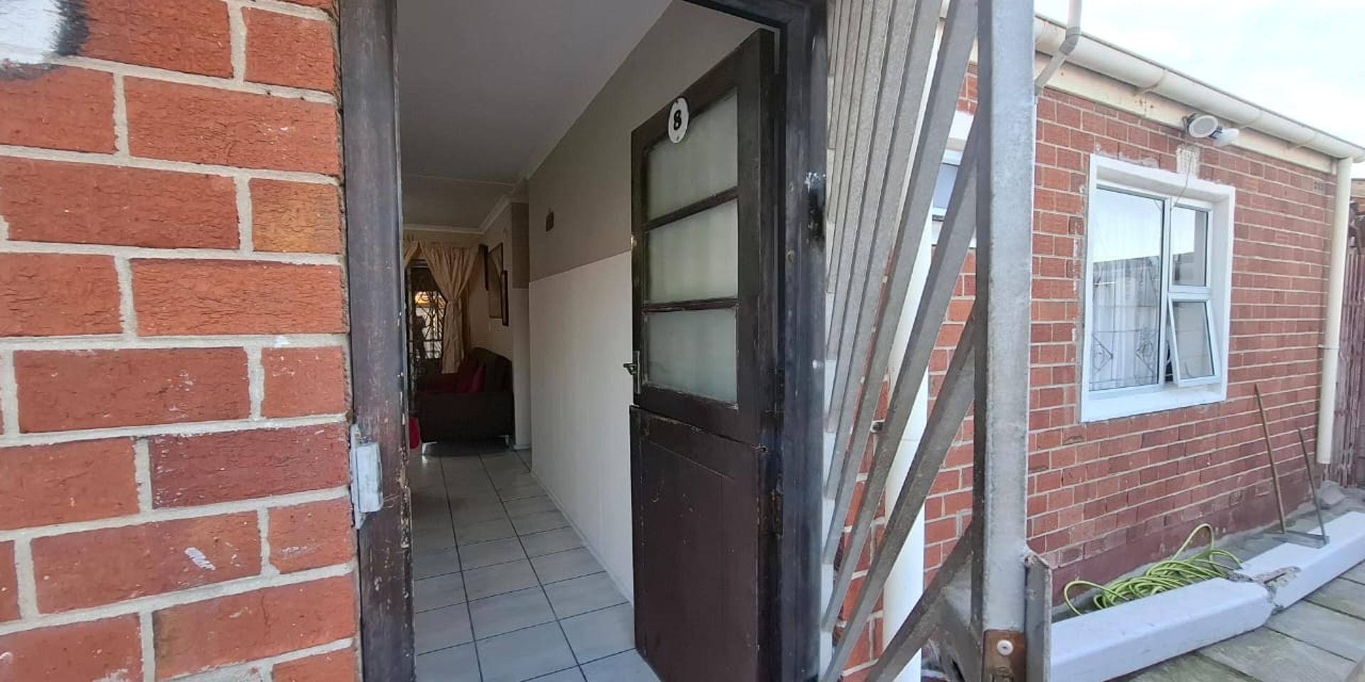 Image 3 of 6