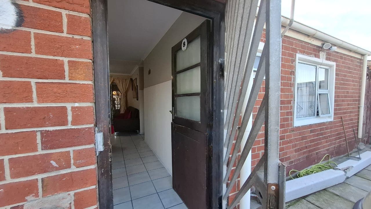 Image 3 of 6