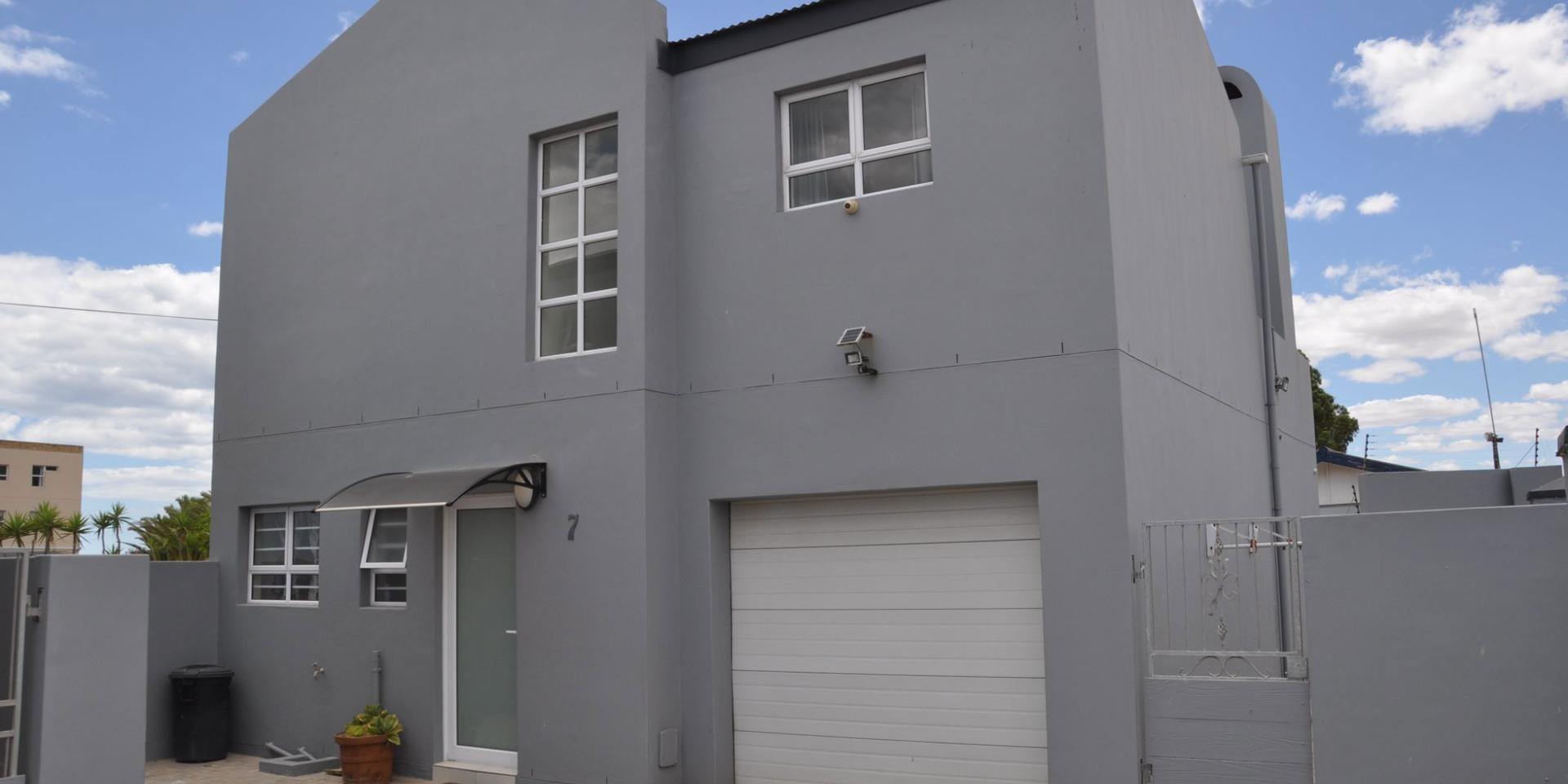Image 2 of 6