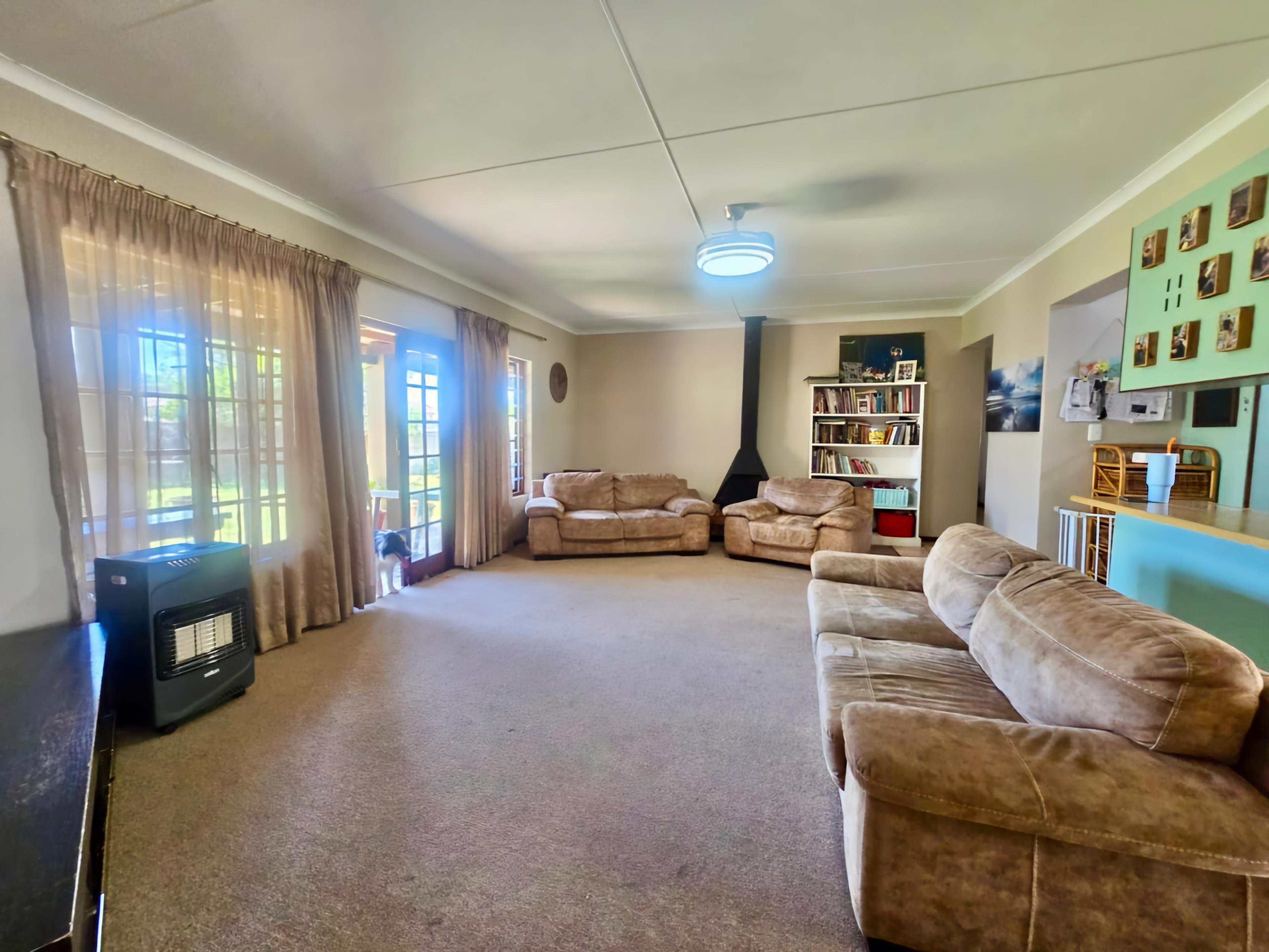 Image 2 of 6