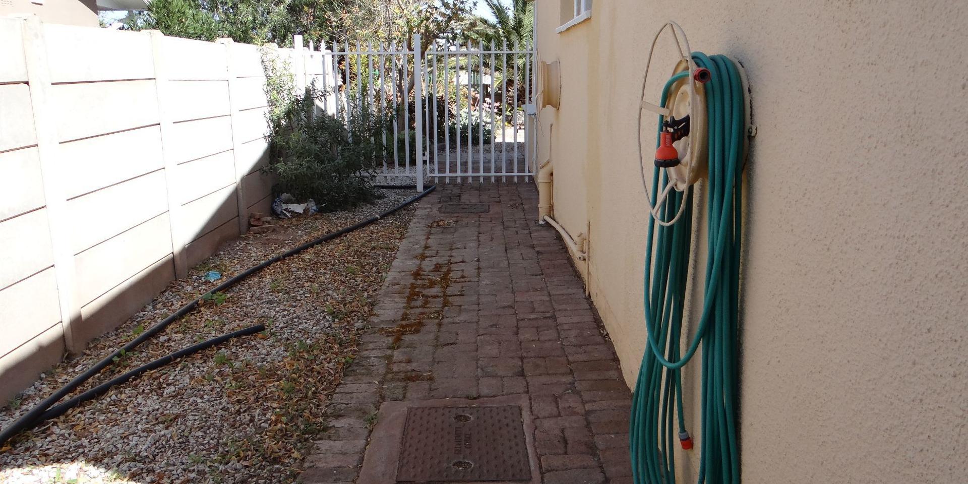 Image 2 of 6