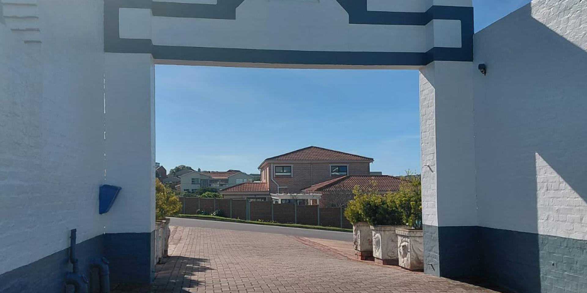 Image 4 of 6