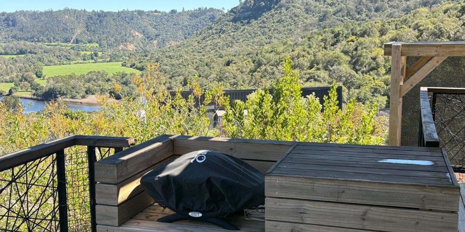 Image 2 of 6