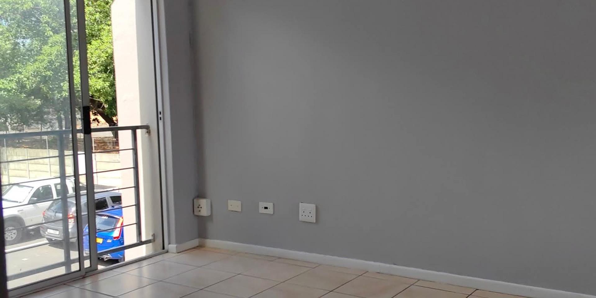 Image 3 of 6