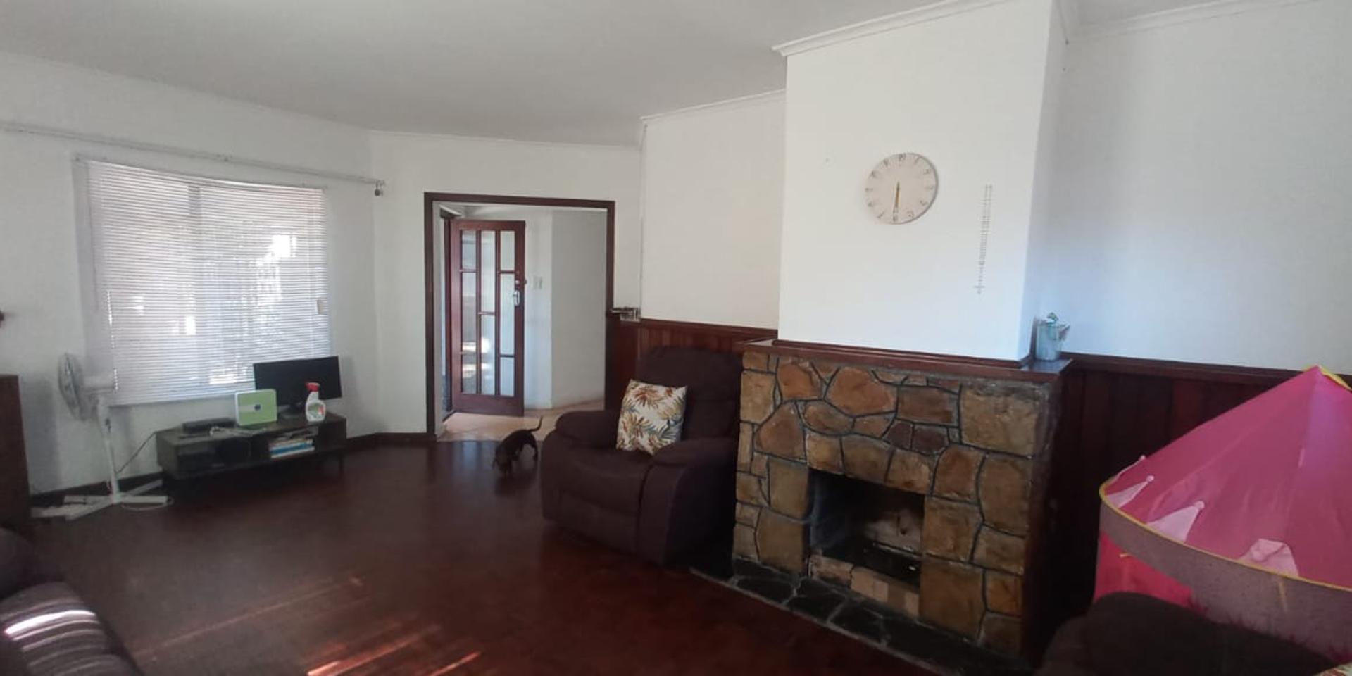 Image 3 of 6