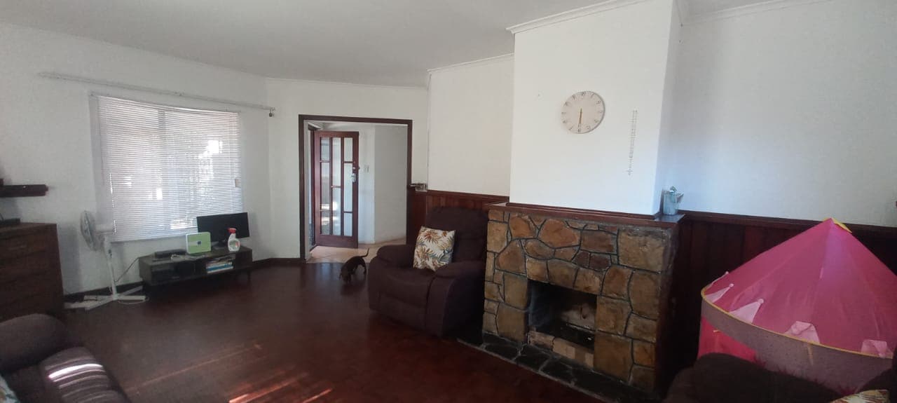 Image 3 of 6