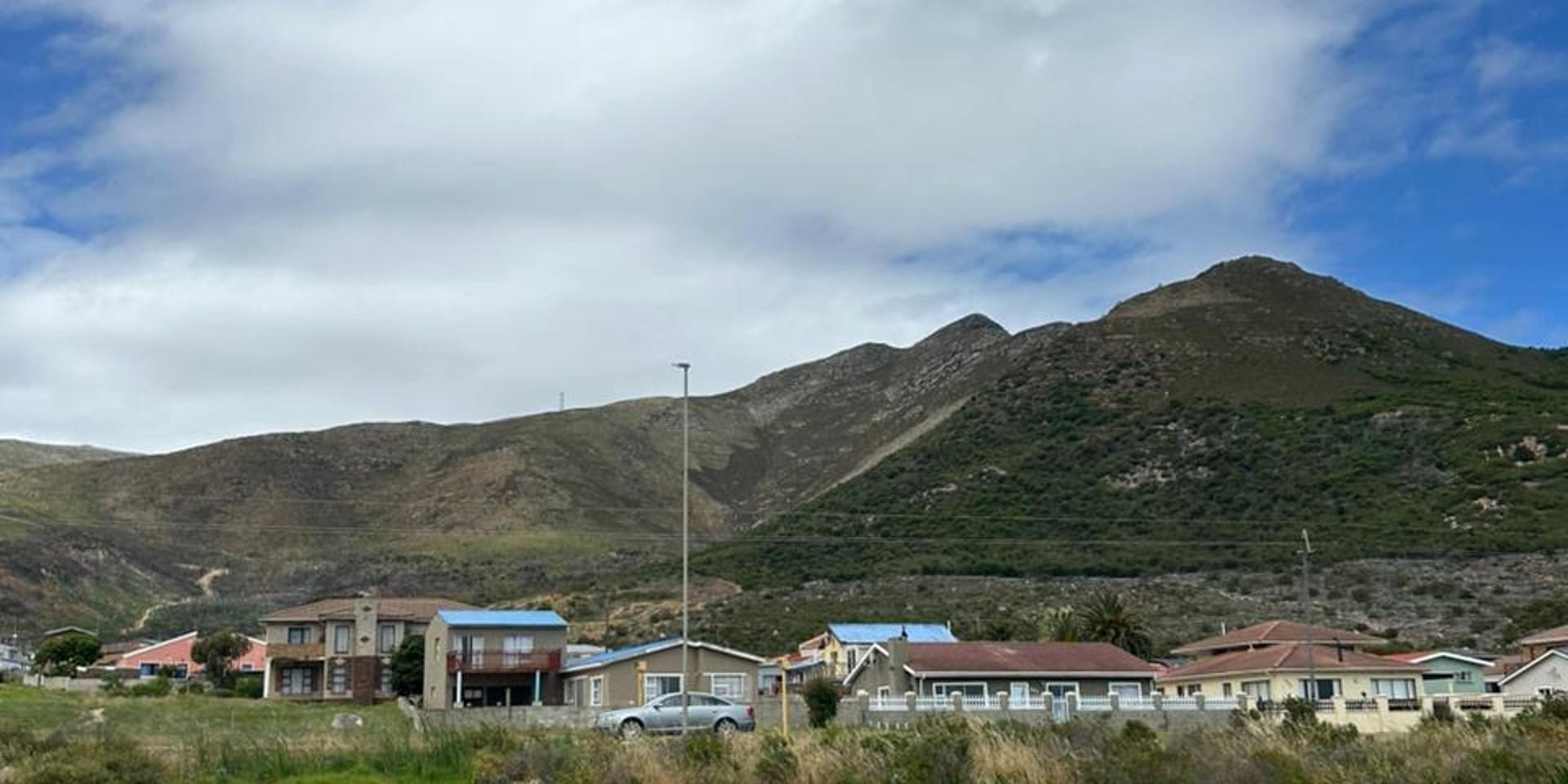 Image 2 of 6