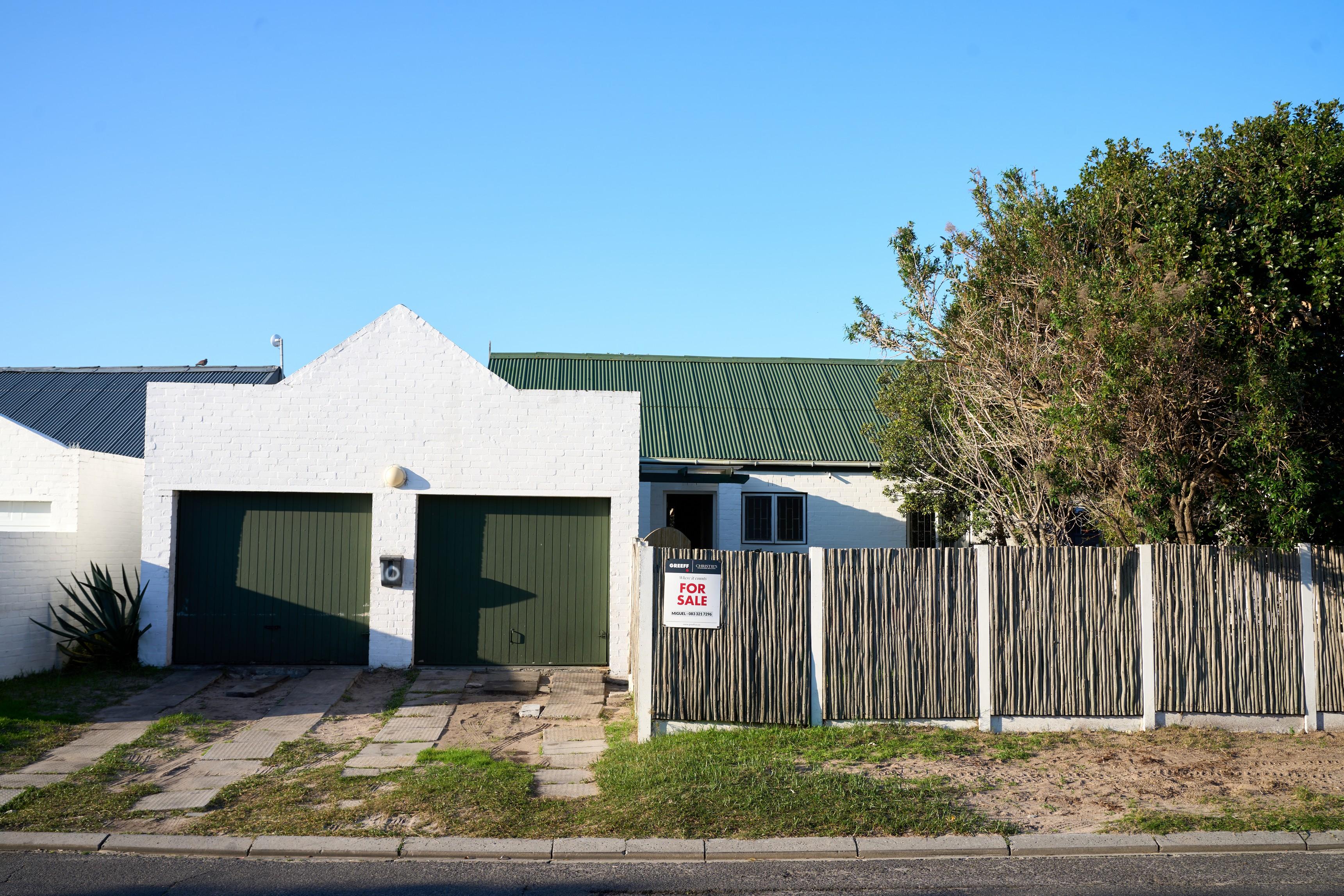 Image 2 of 6