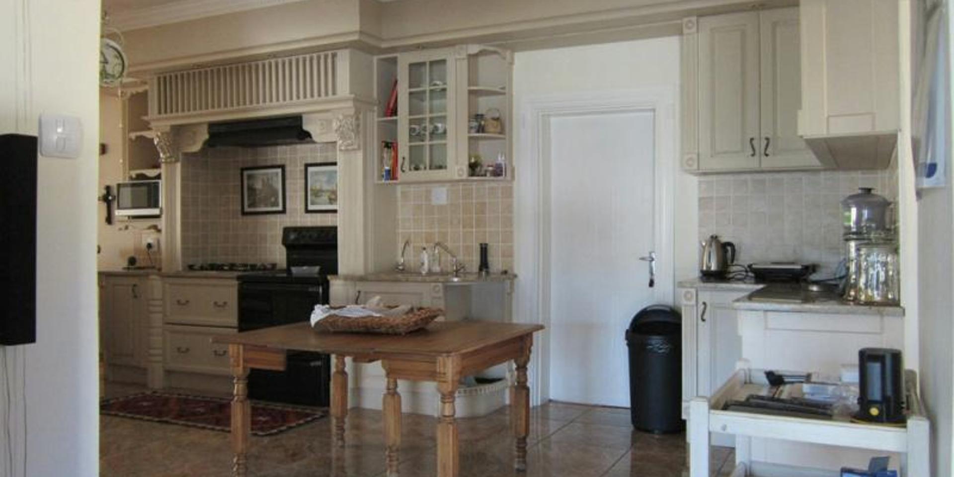 Image 4 of 6