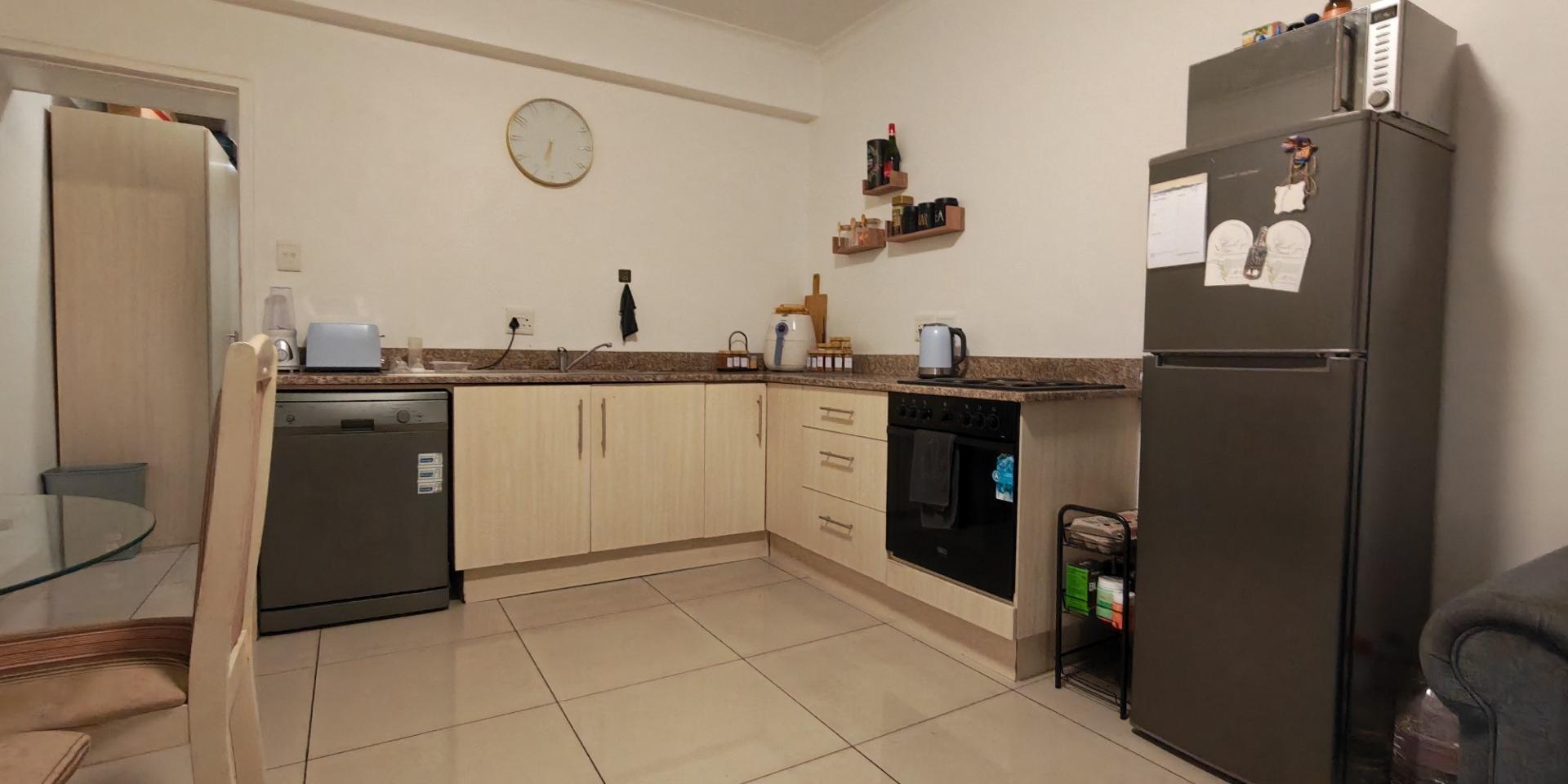 Image 4 of 6