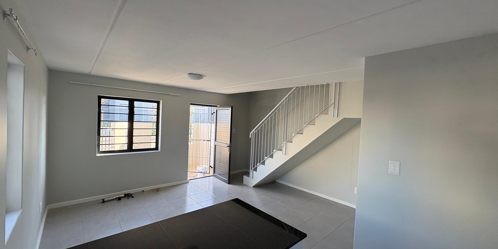 Image 2 of 6