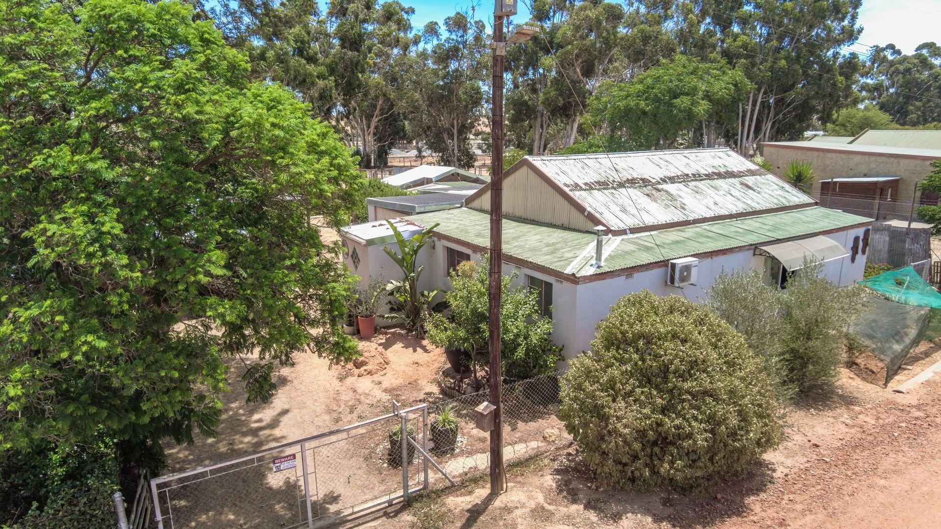 Image 2 of 6