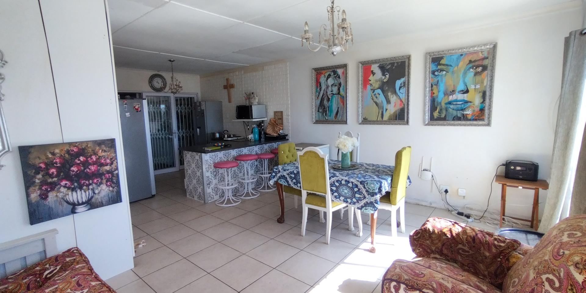 Image 4 of 6