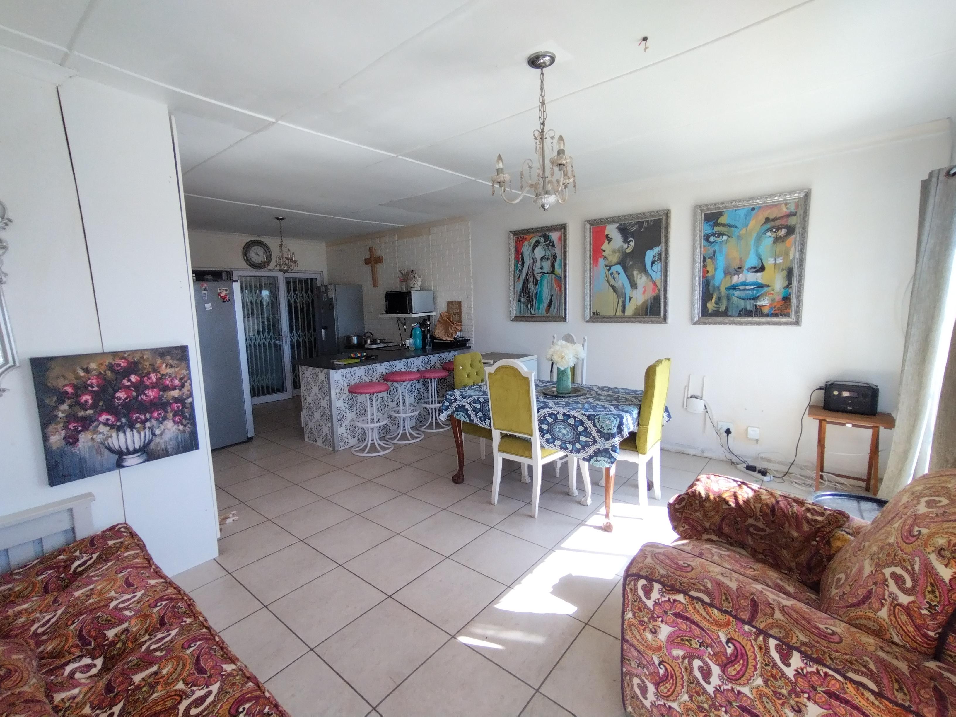 Image 4 of 6