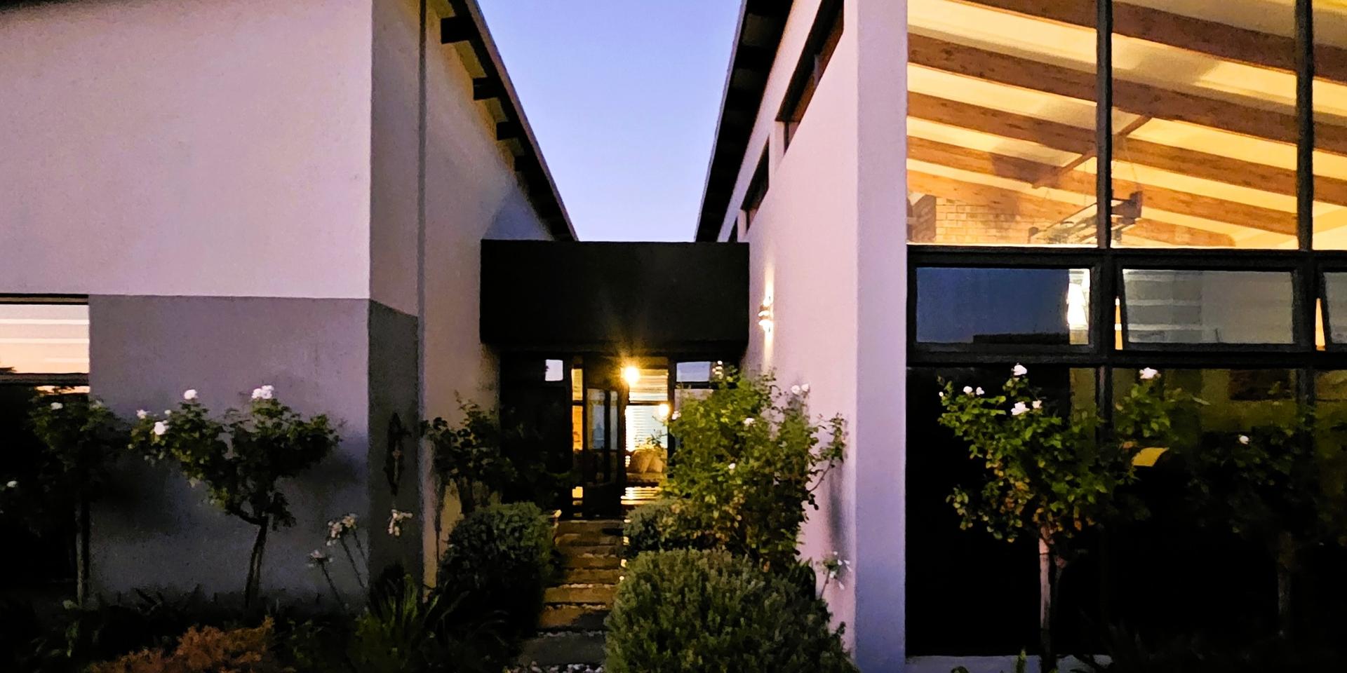Image 2 of 6