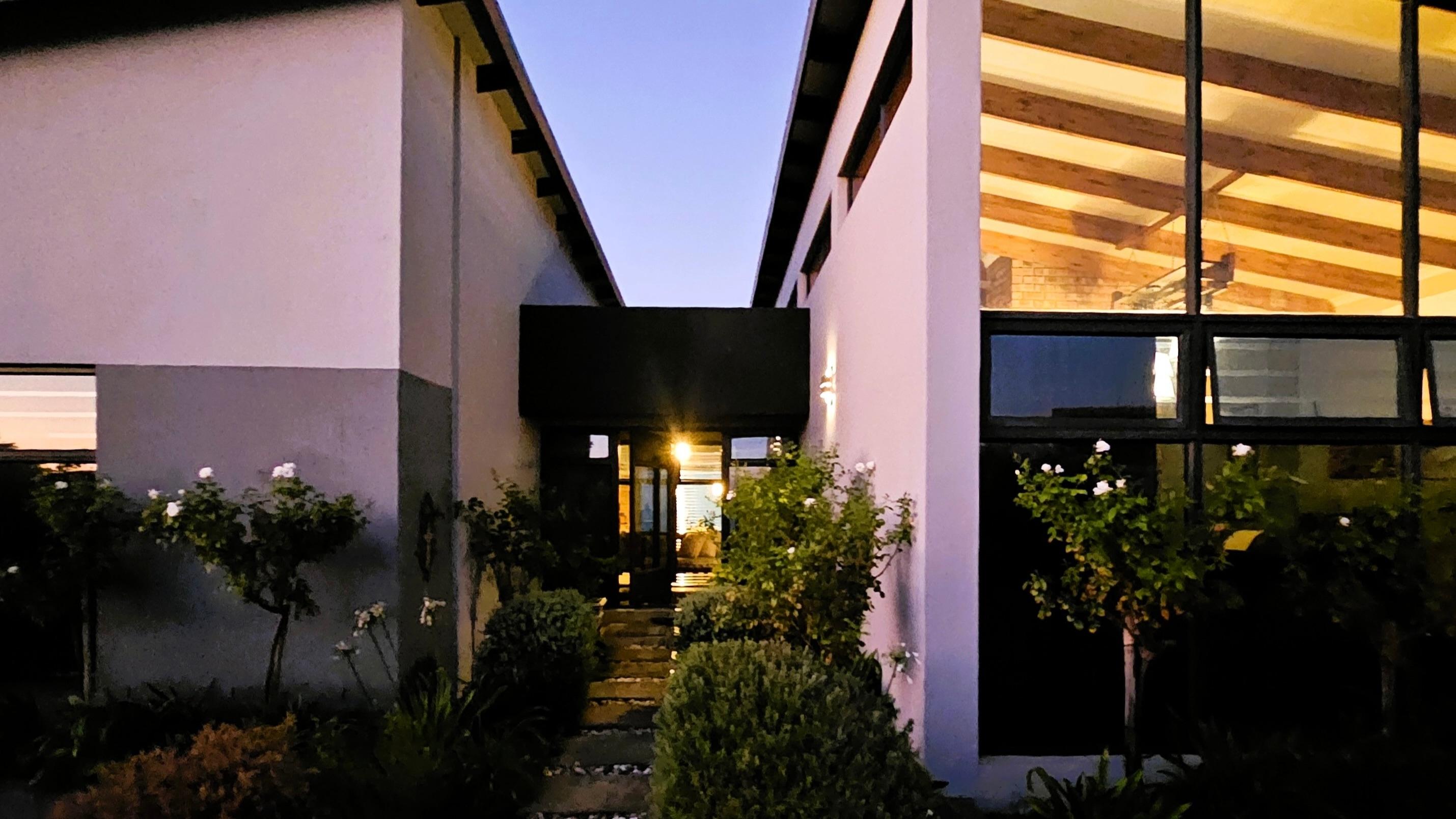 Image 2 of 6