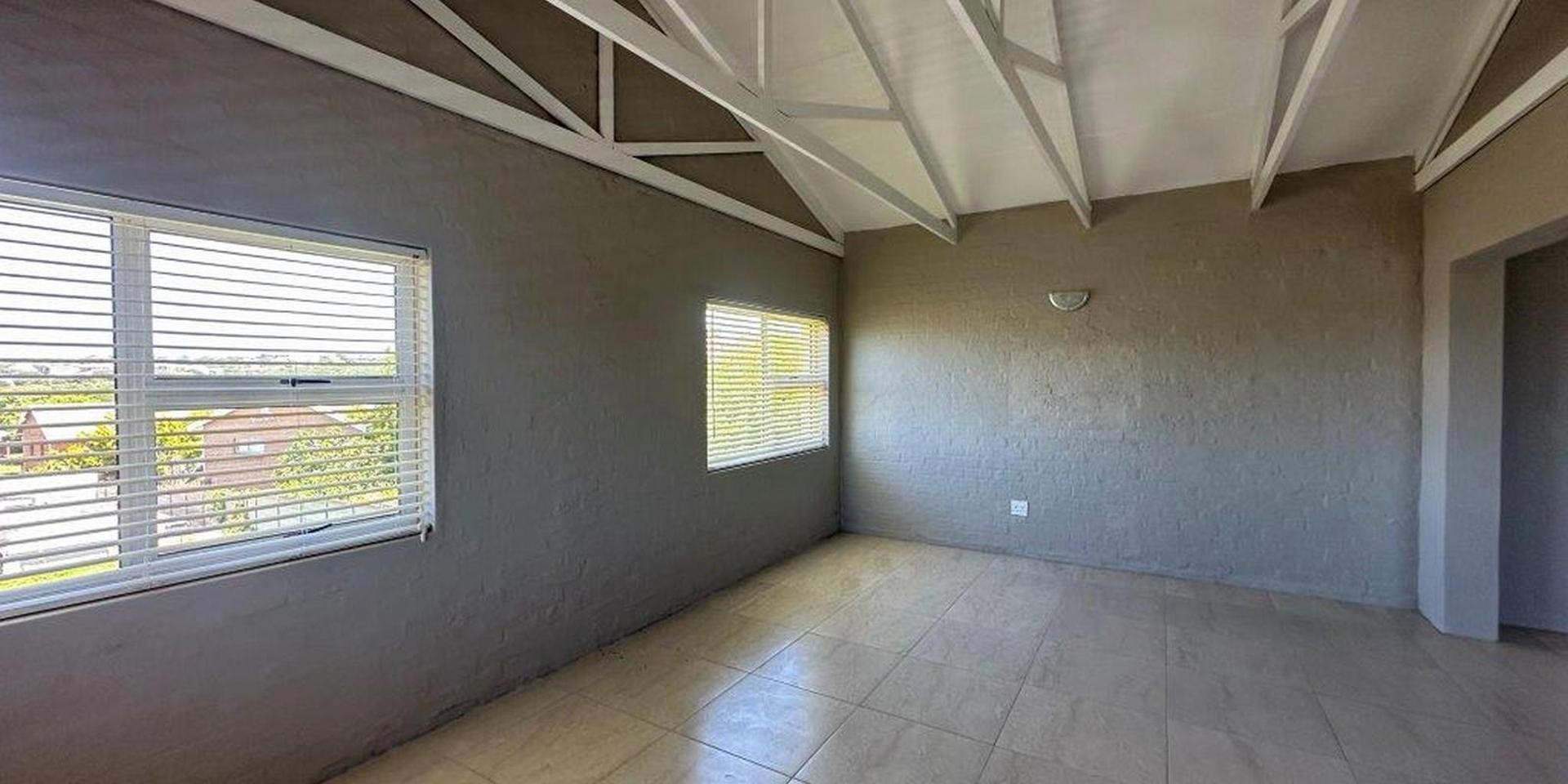Image 4 of 6