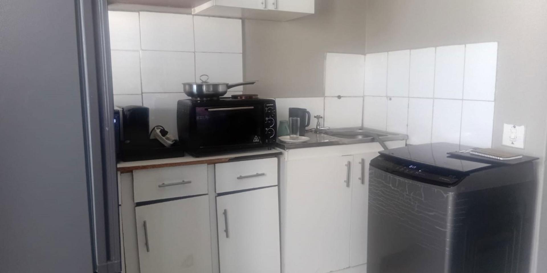 Image 4 of 6
