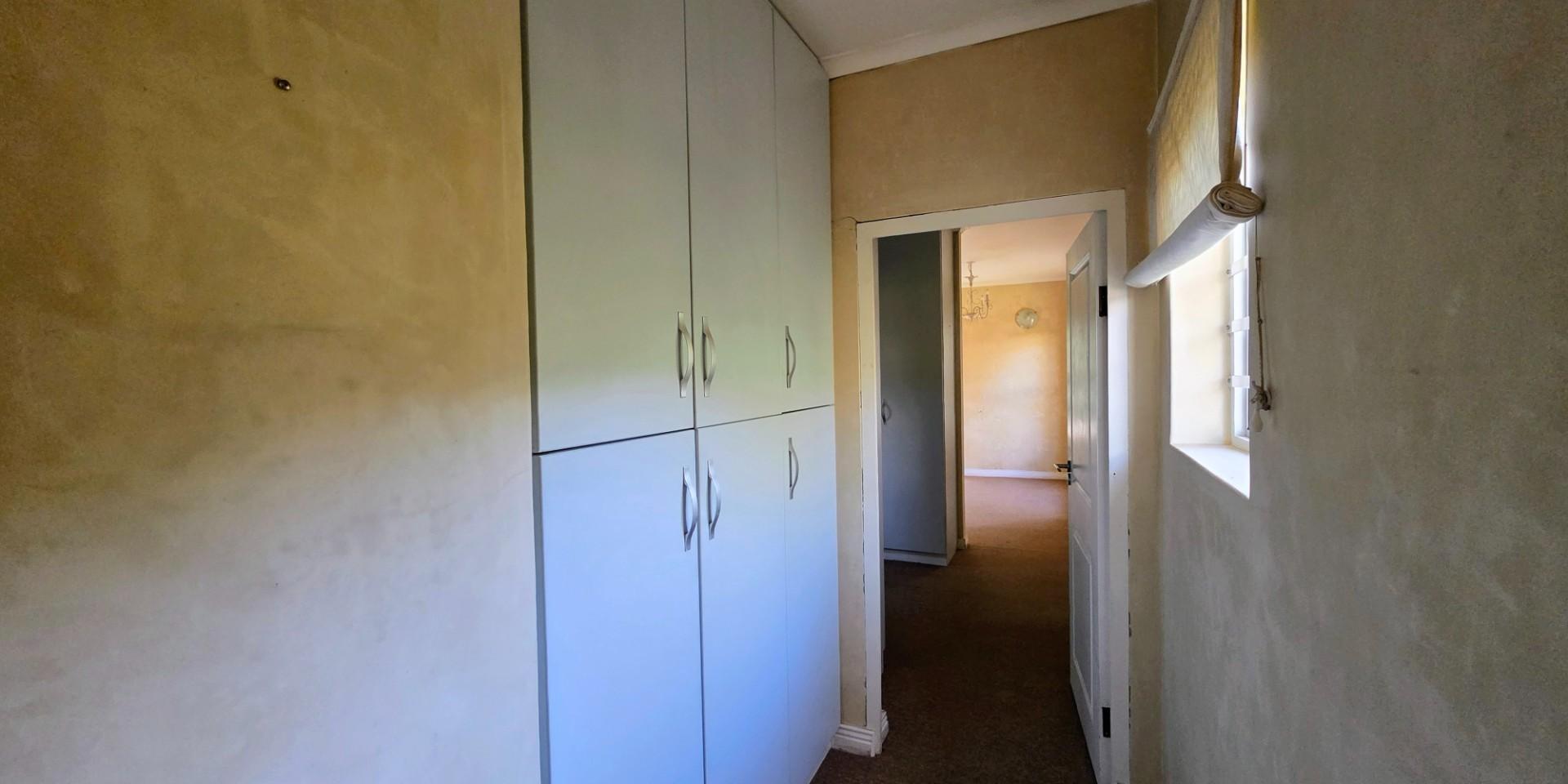 Image 5 of 6