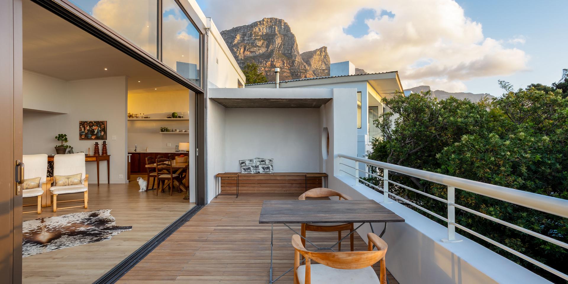 Image 4 of 6