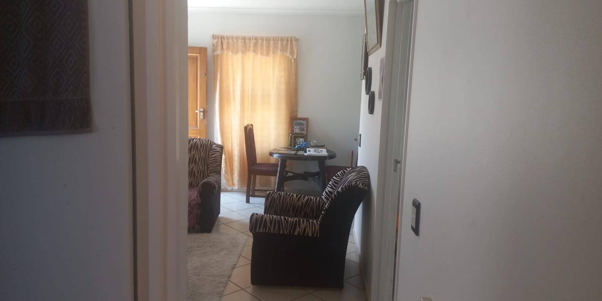 Image 4 of 6