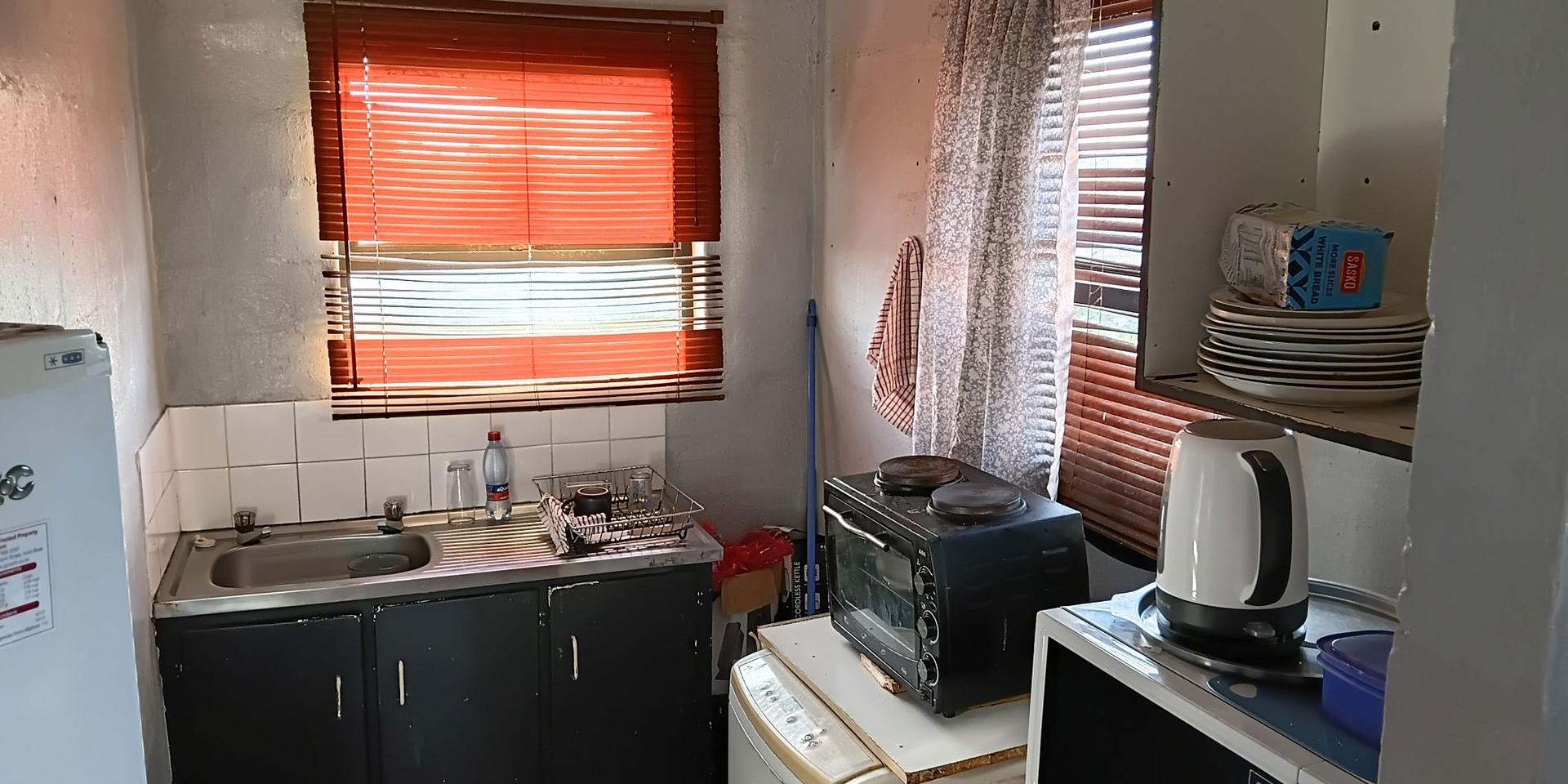 Image 5 of 6