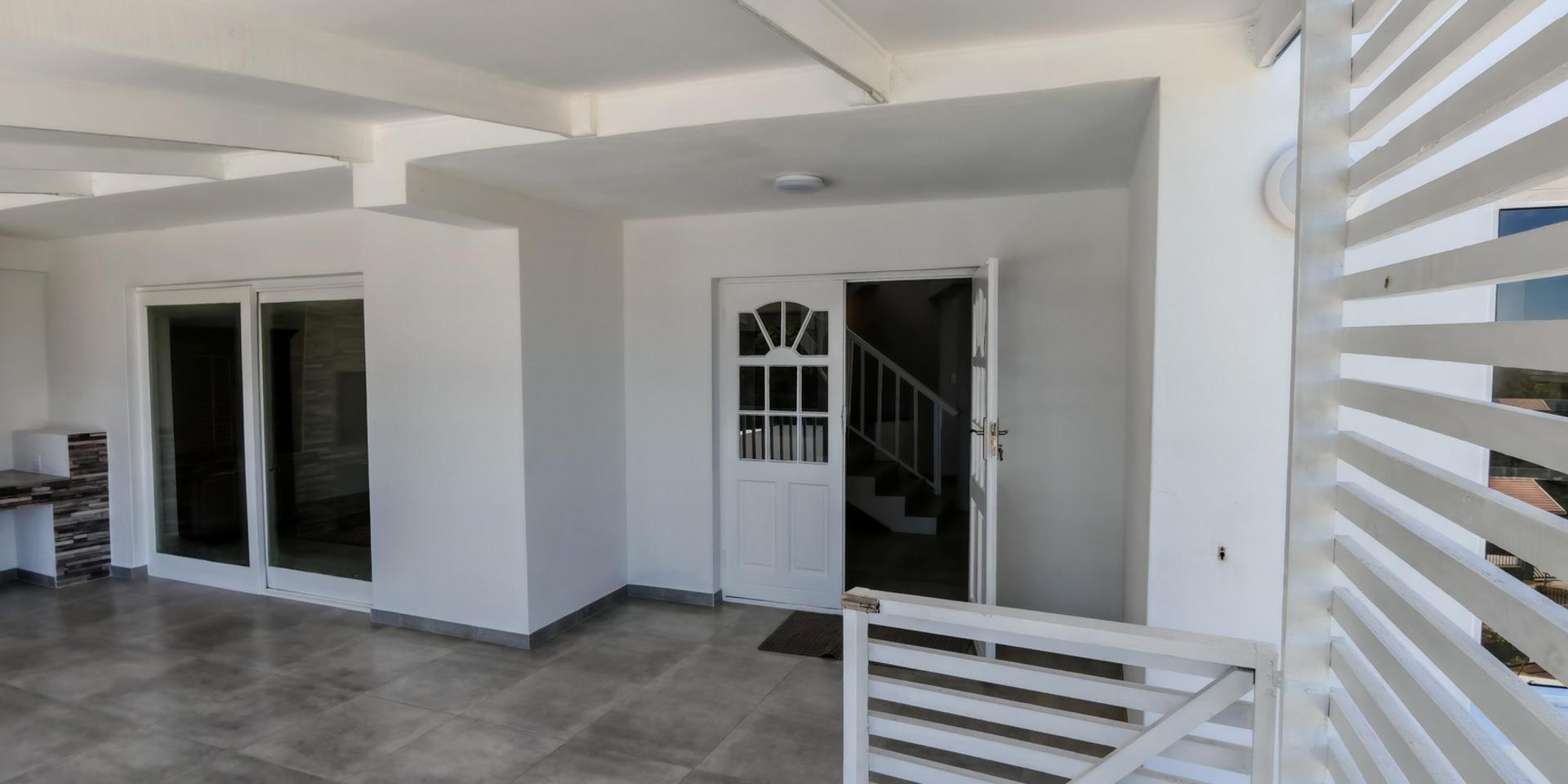 Image 4 of 6