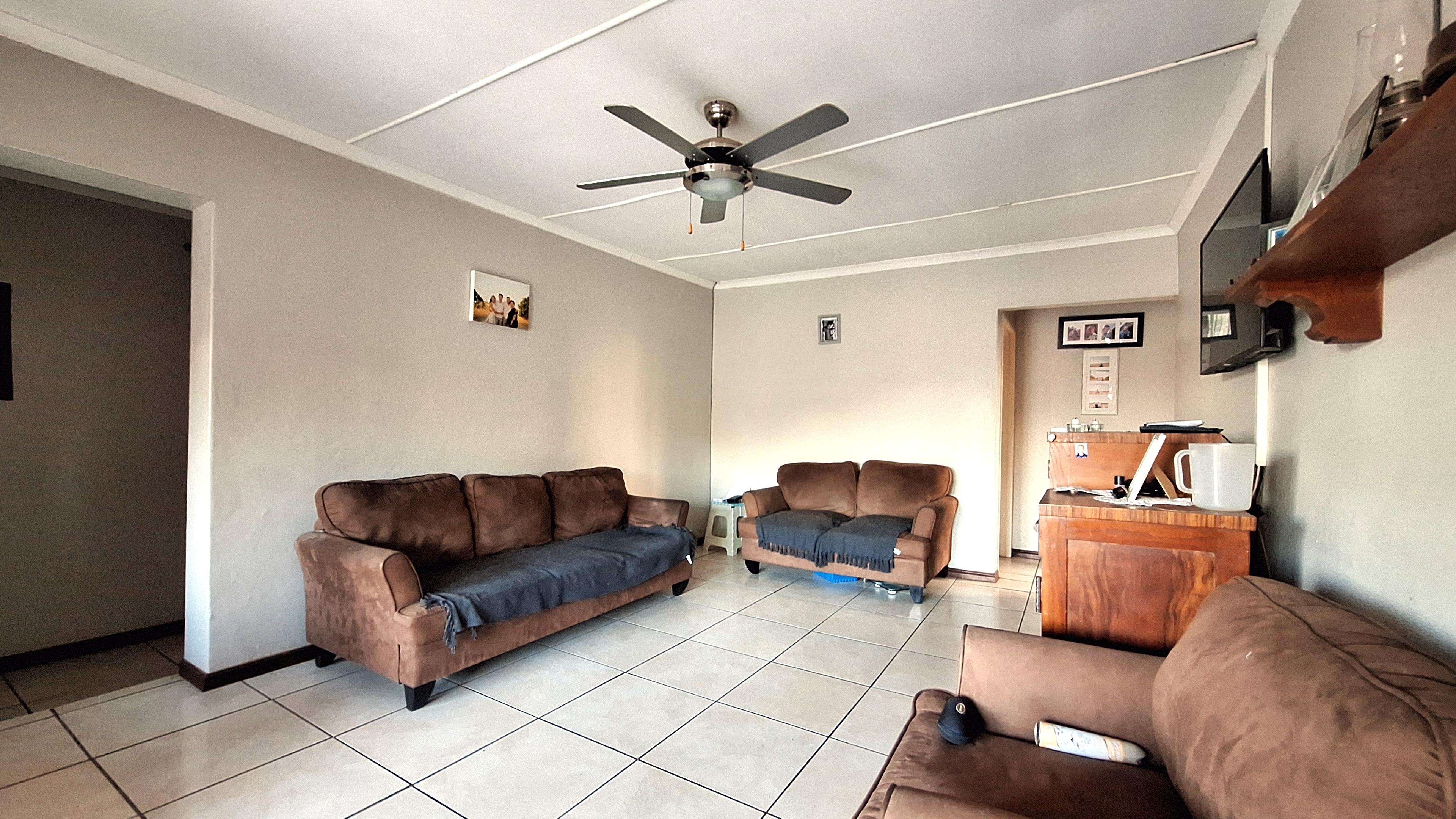 Image 3 of 6