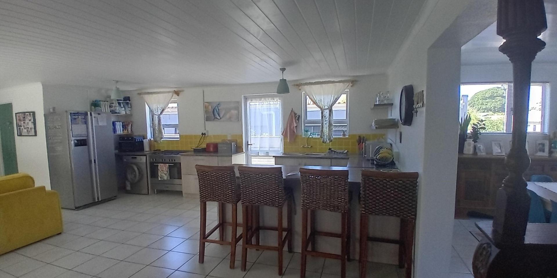 Image 4 of 6