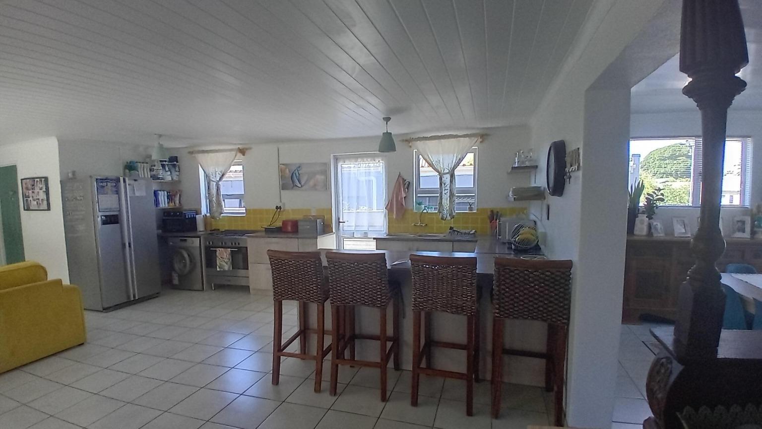 Image 4 of 6