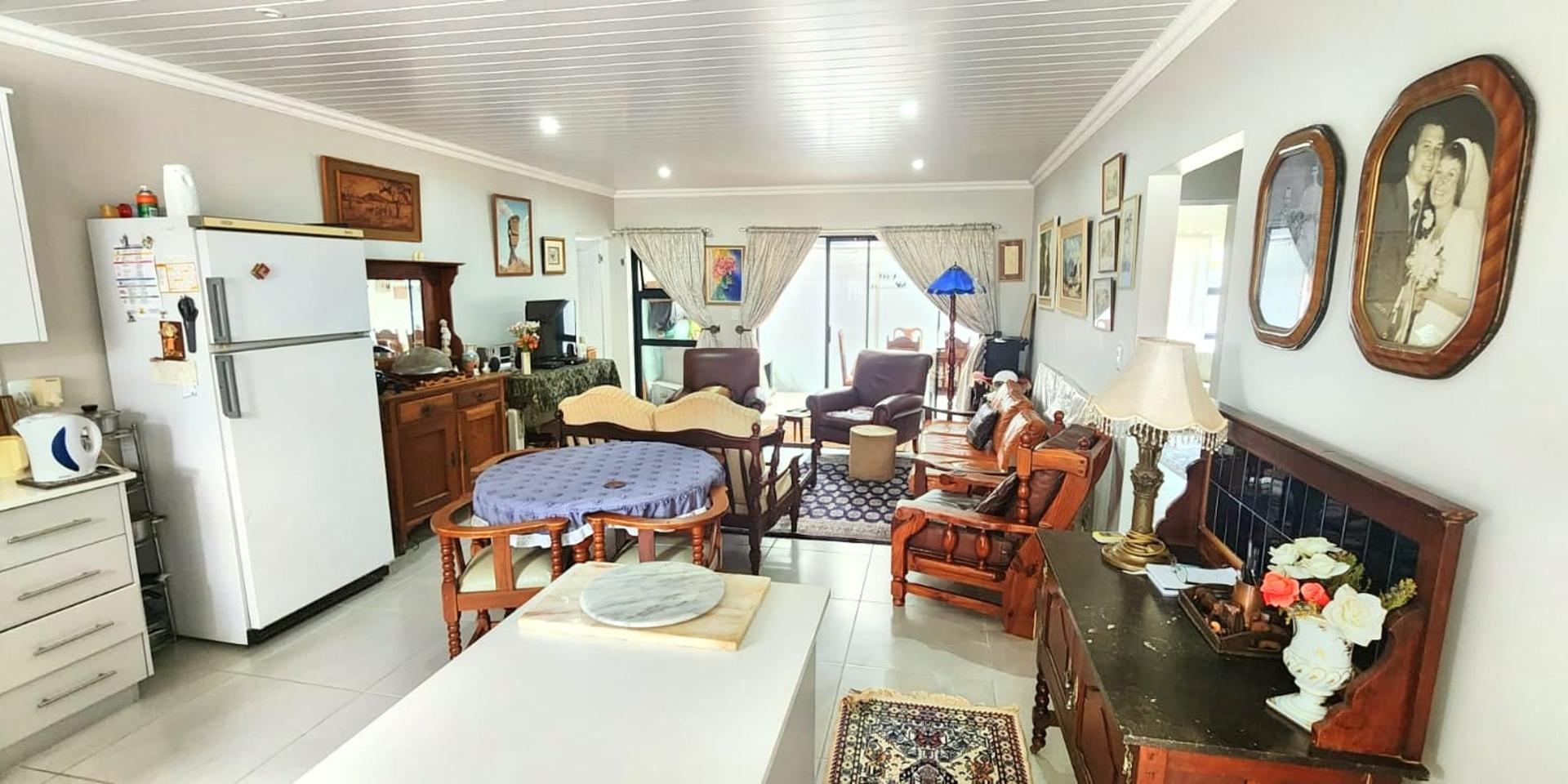 Image 4 of 6