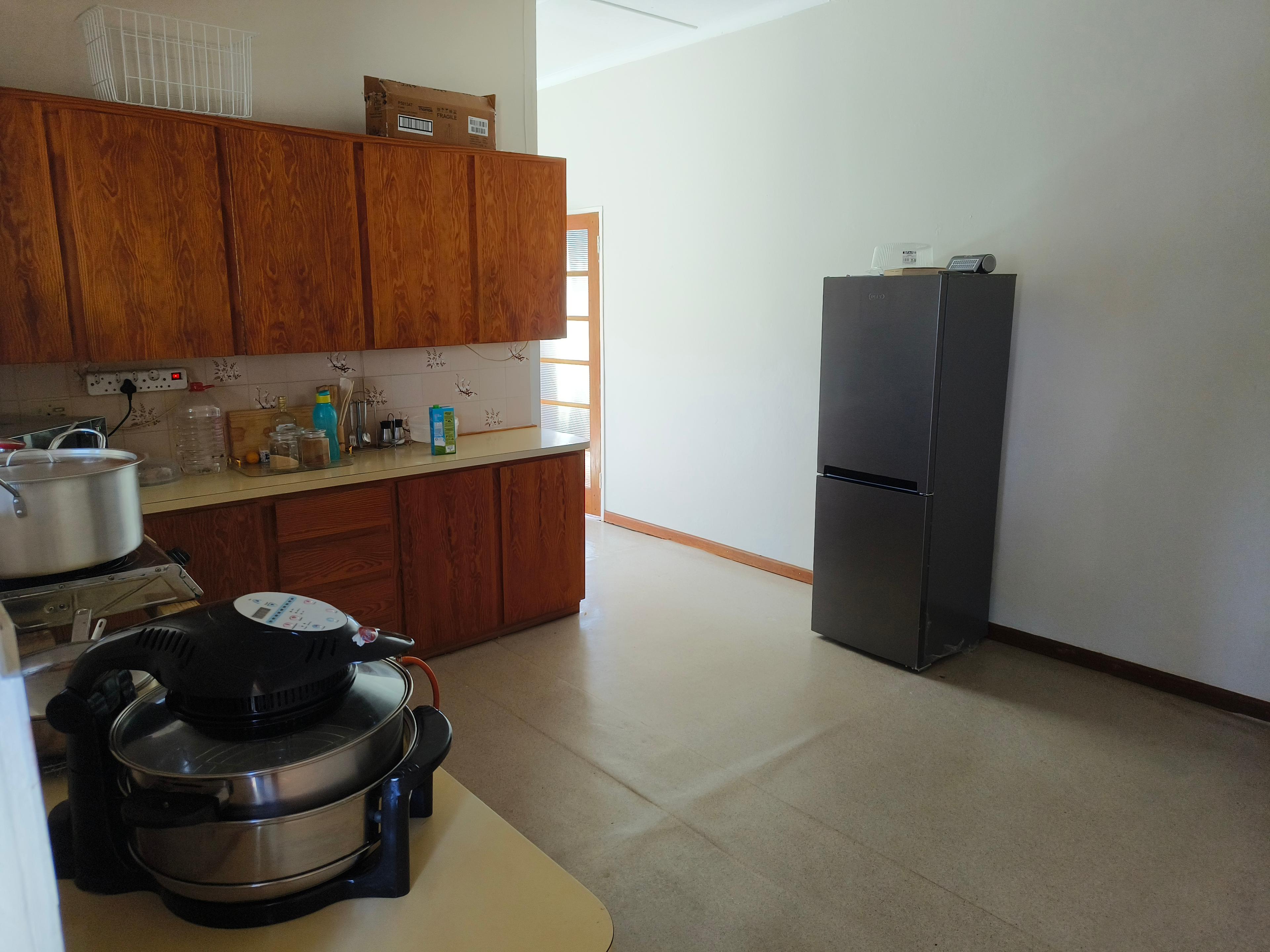 Image 4 of 6
