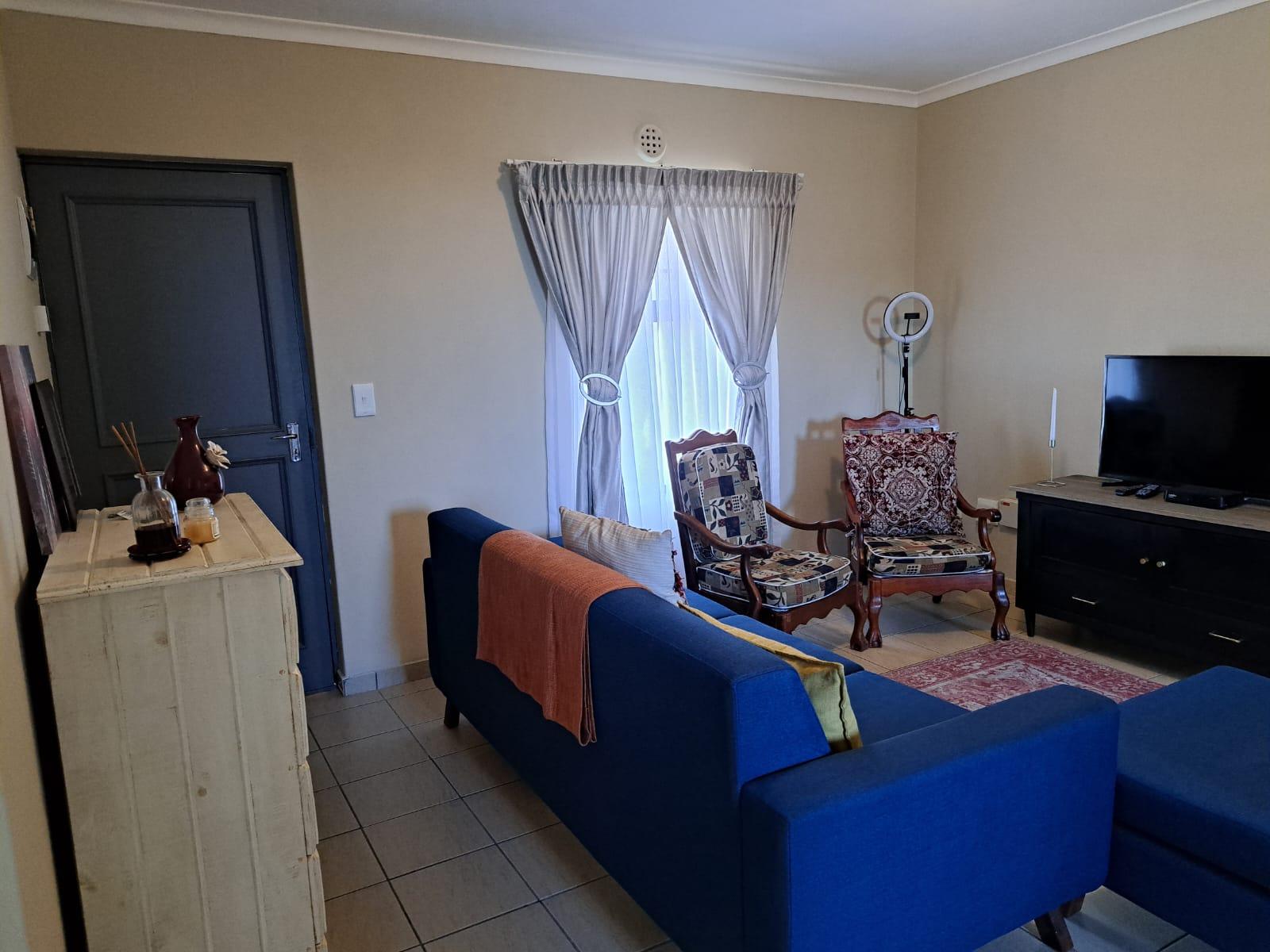 Image 4 of 6