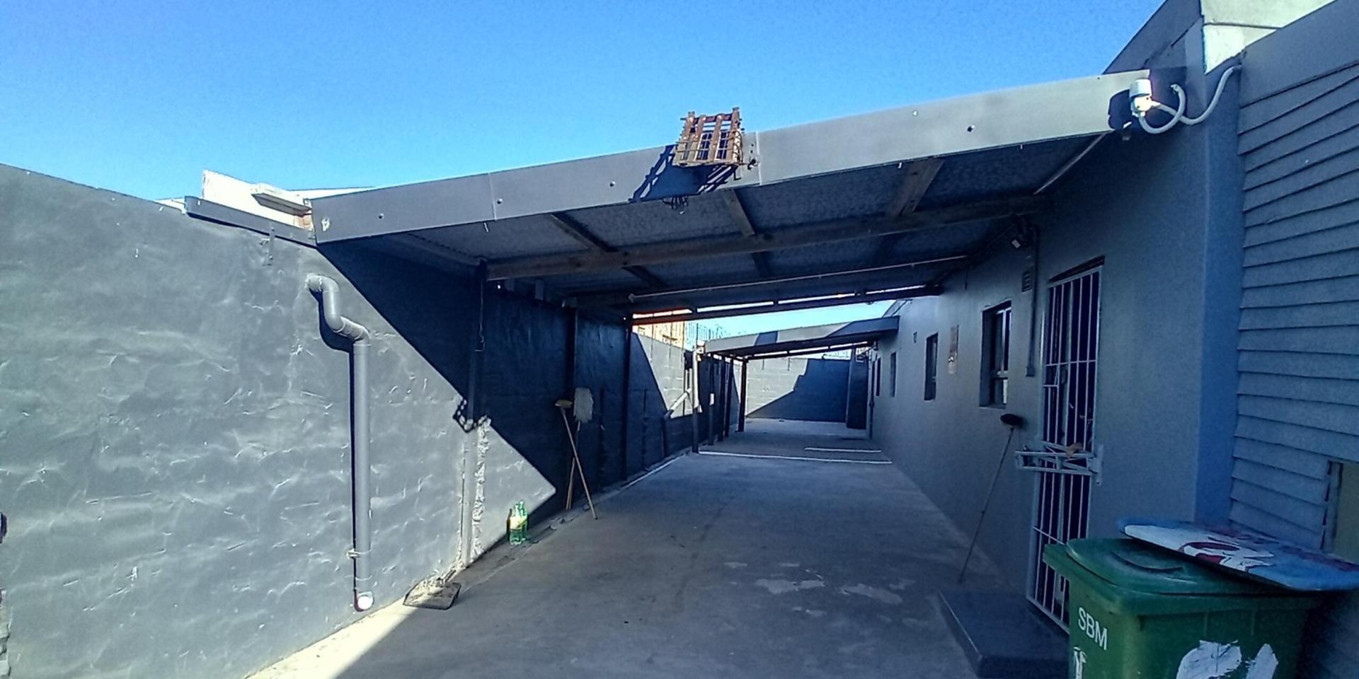 Image 4 of 6