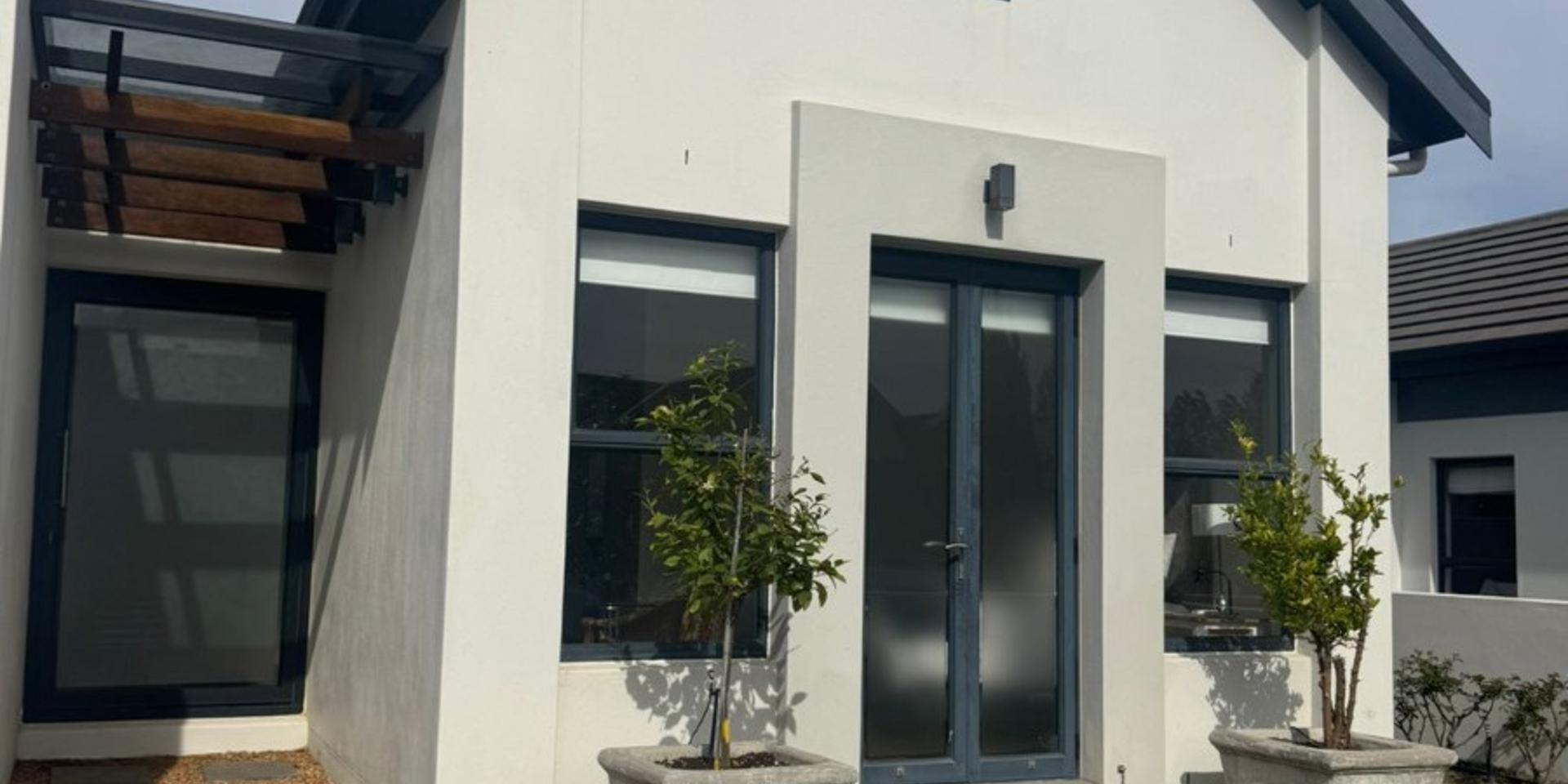Image 2 of 6