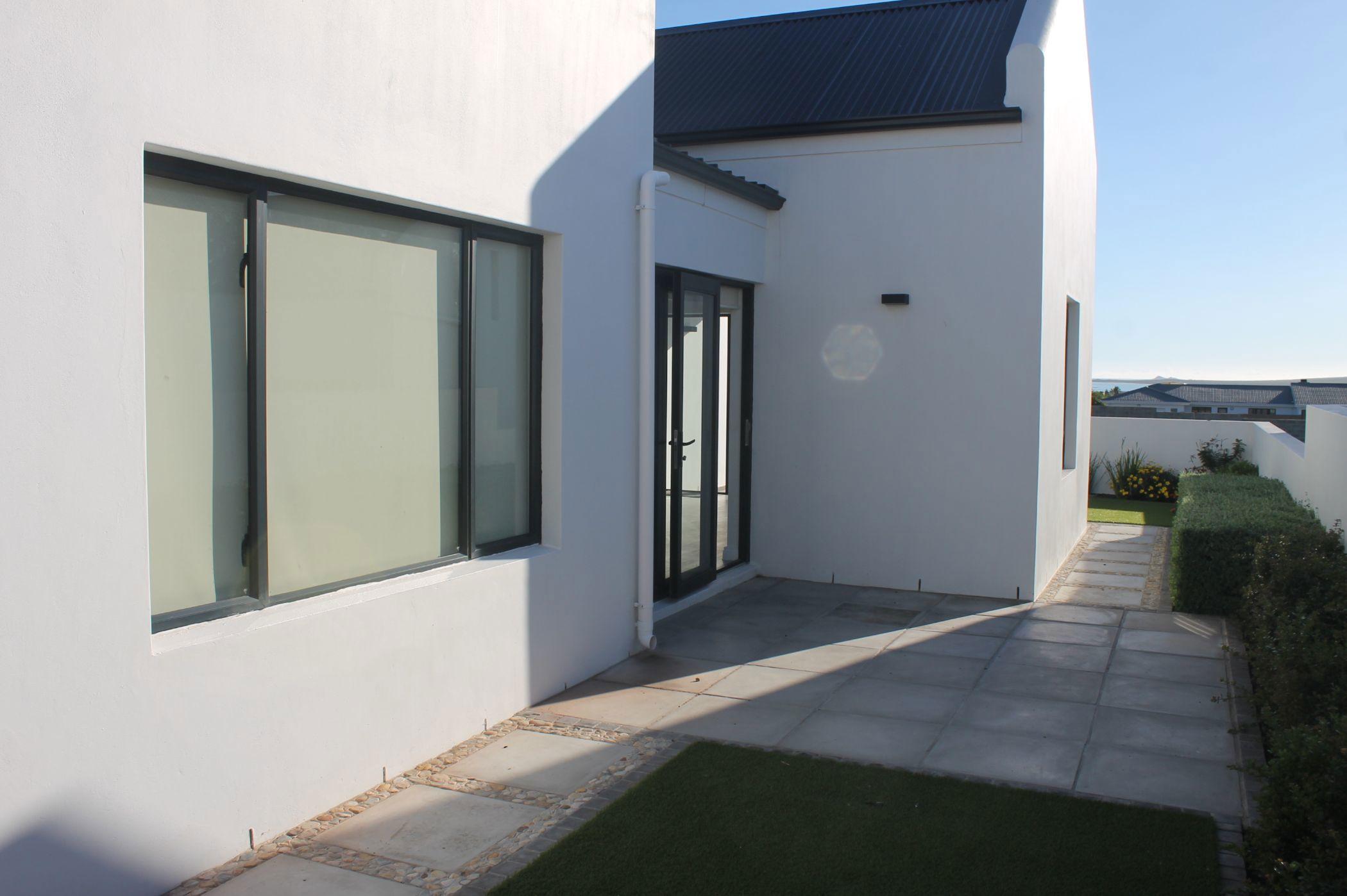 Image 2 of 6