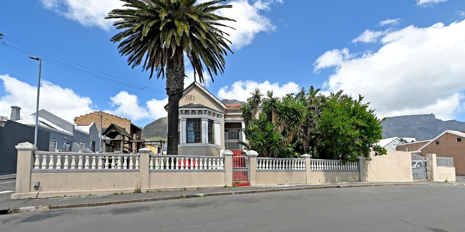 Image 2 of 6