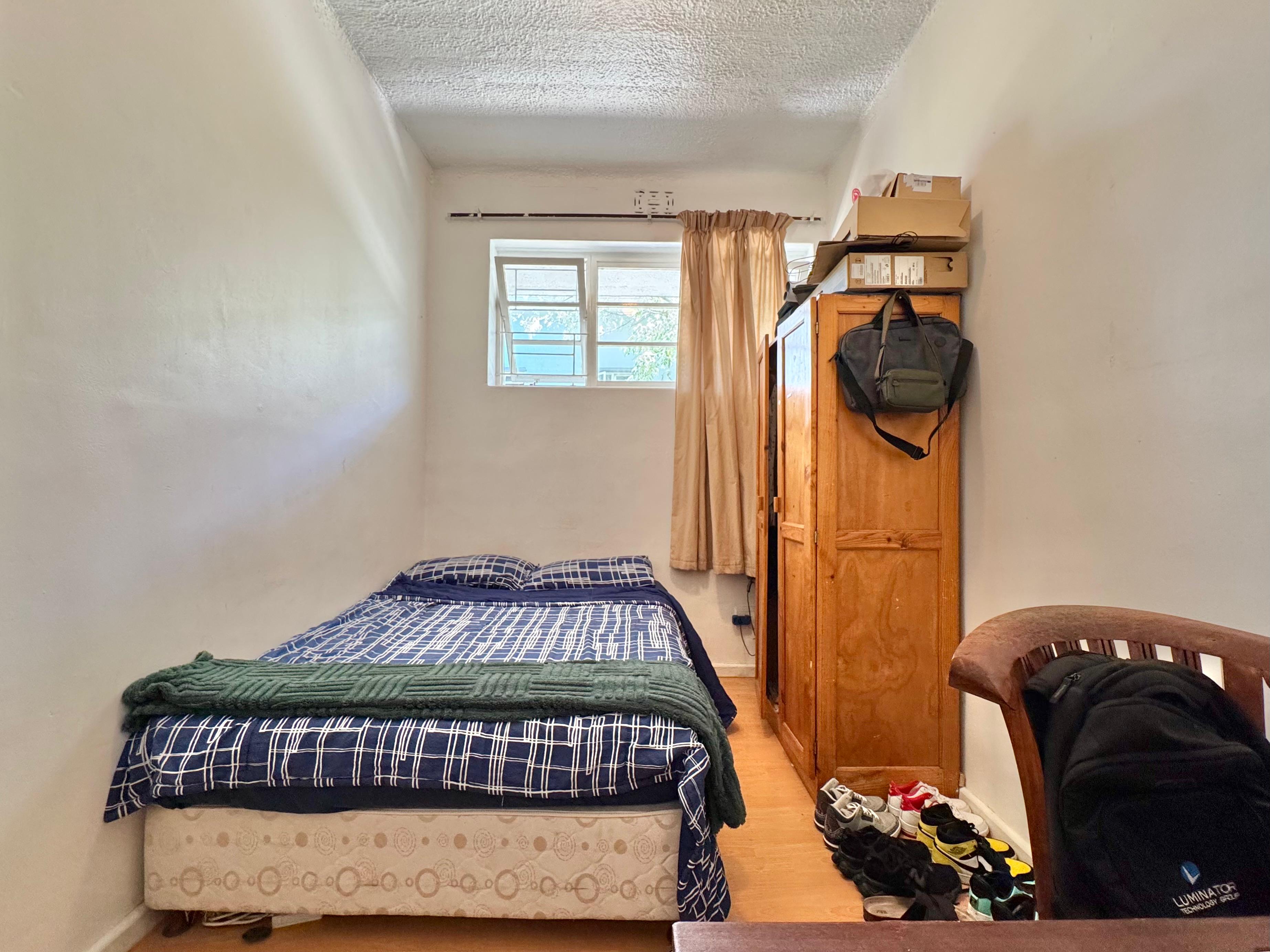 Image 4 of 6