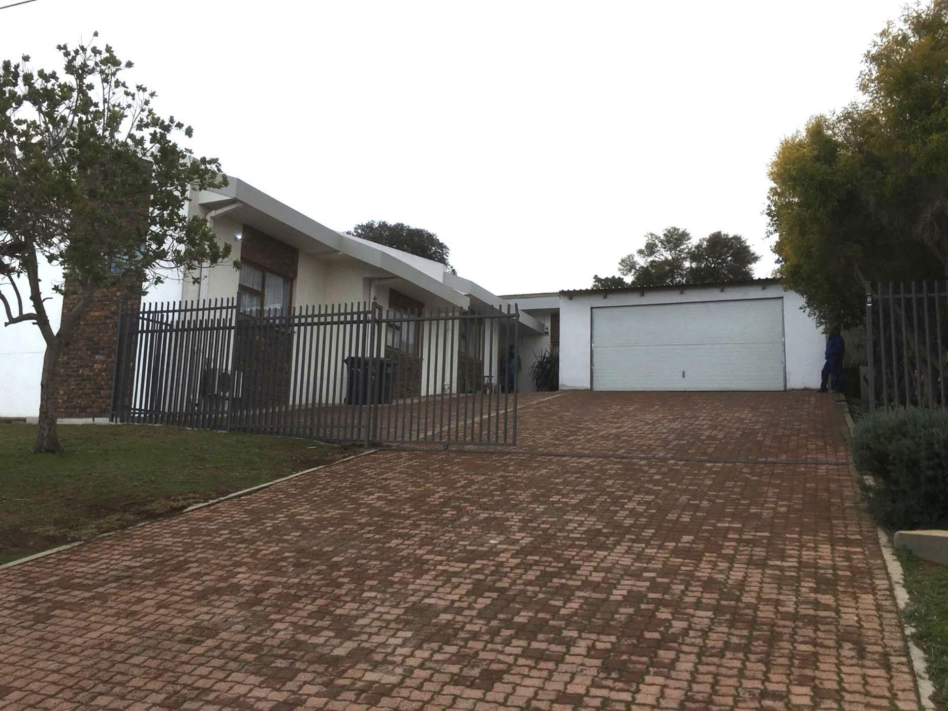 Image 4 of 6