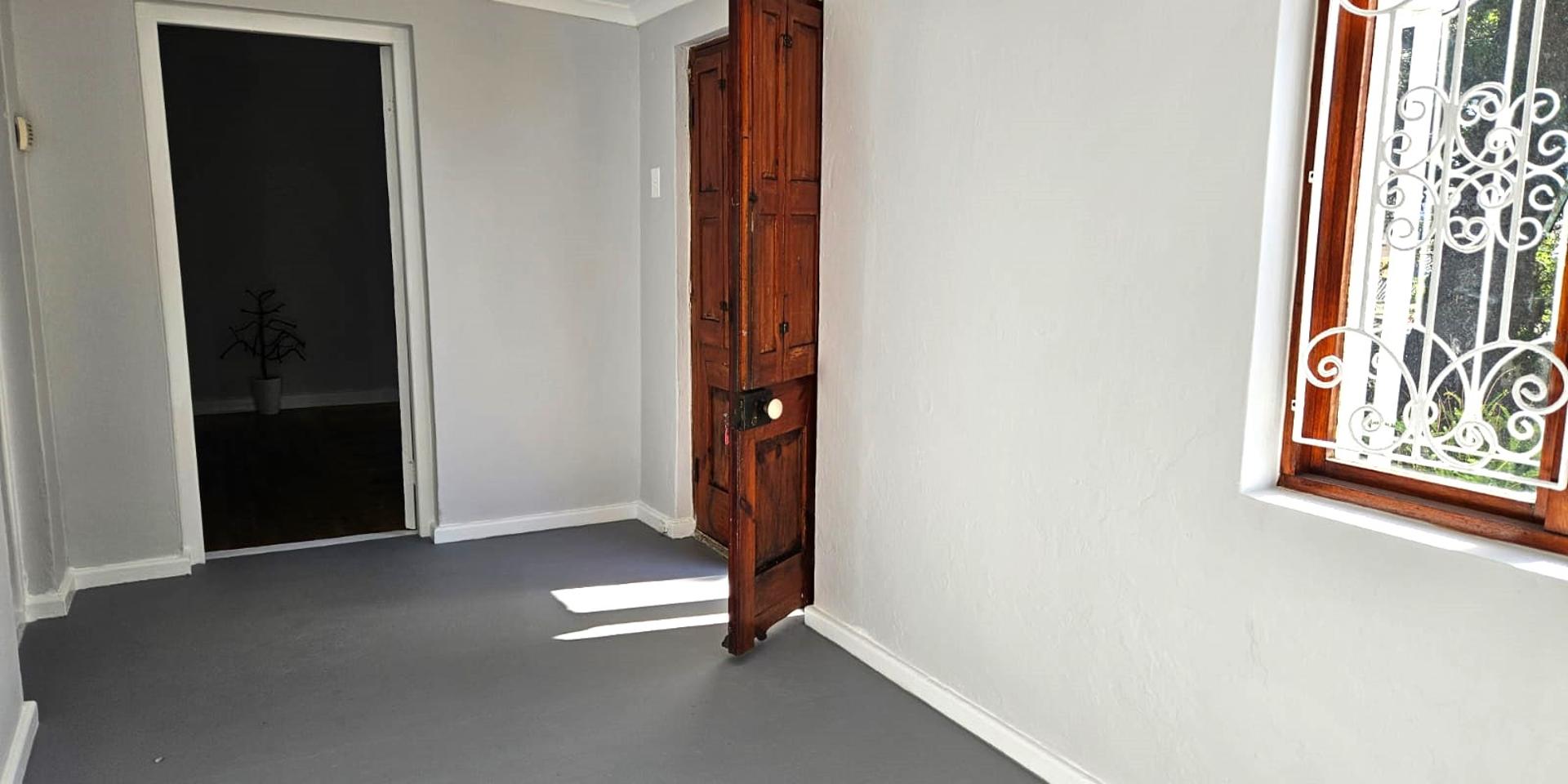 Image 3 of 6