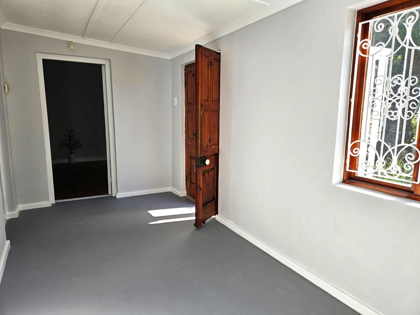 Image 3 of 6