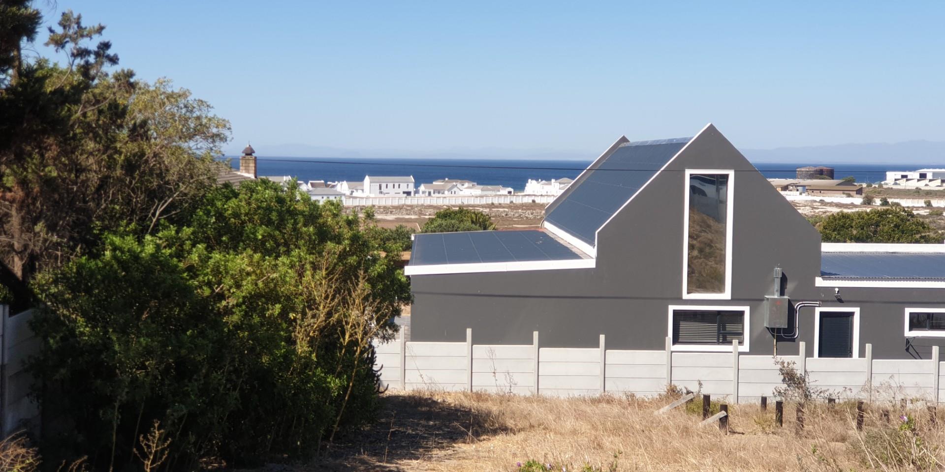 Image 4 of 6