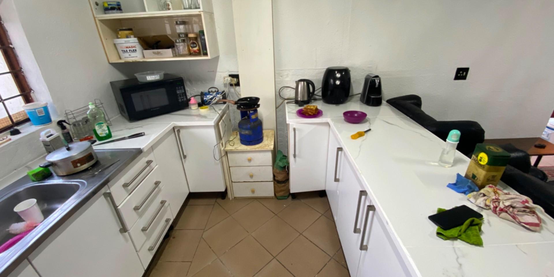 Image 3 of 6