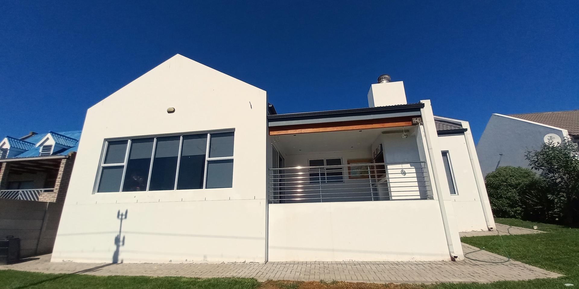 Image 2 of 6